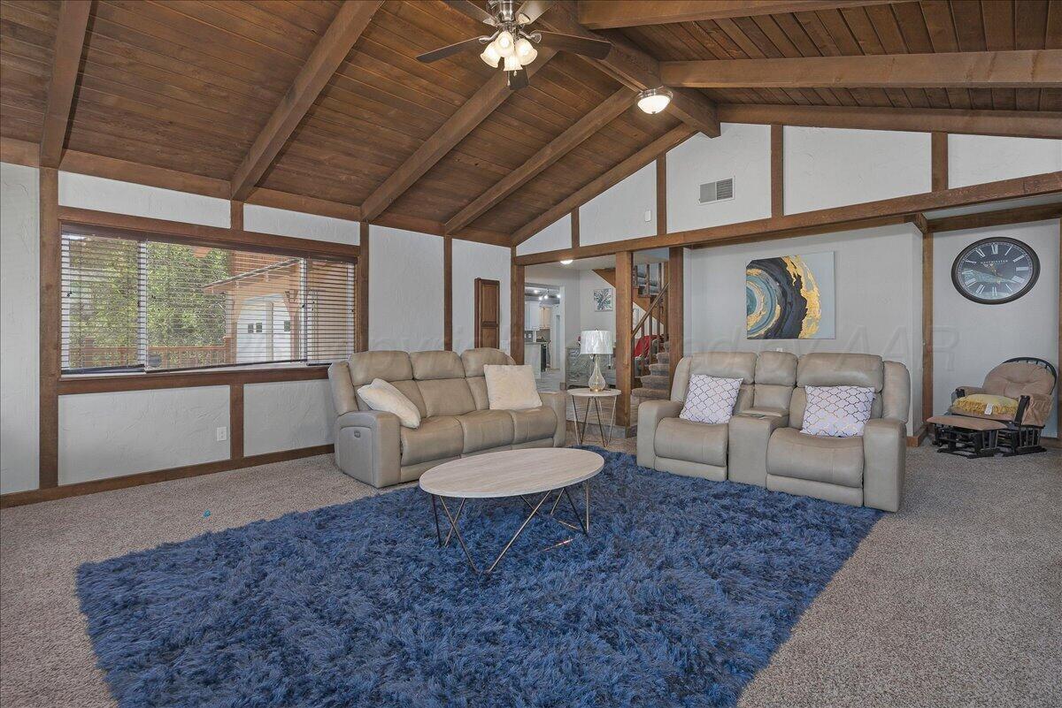 522 S Shore Drive Property Photo 10