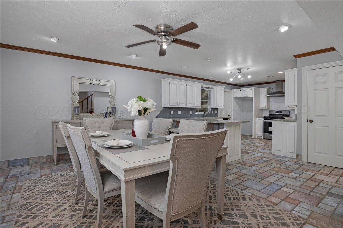 522 S Shore Drive Property Photo 11