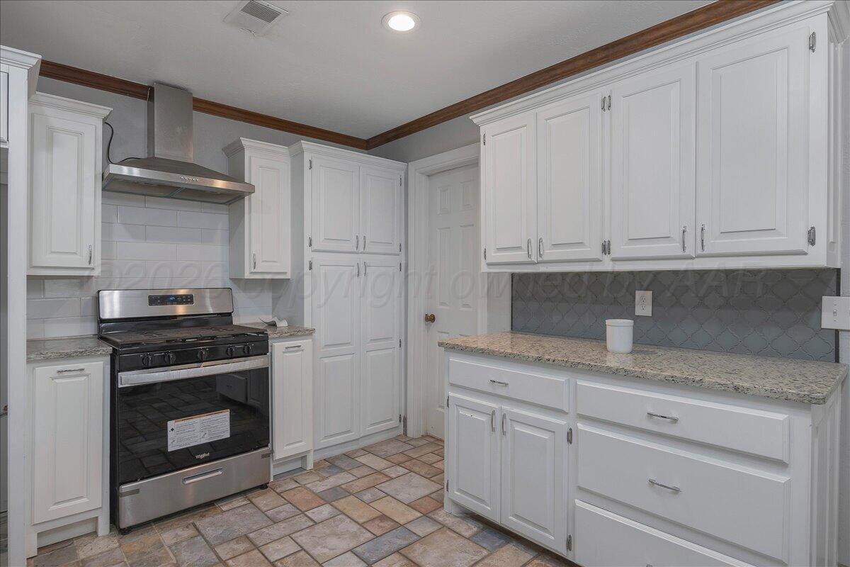 522 S Shore Drive Property Photo 15