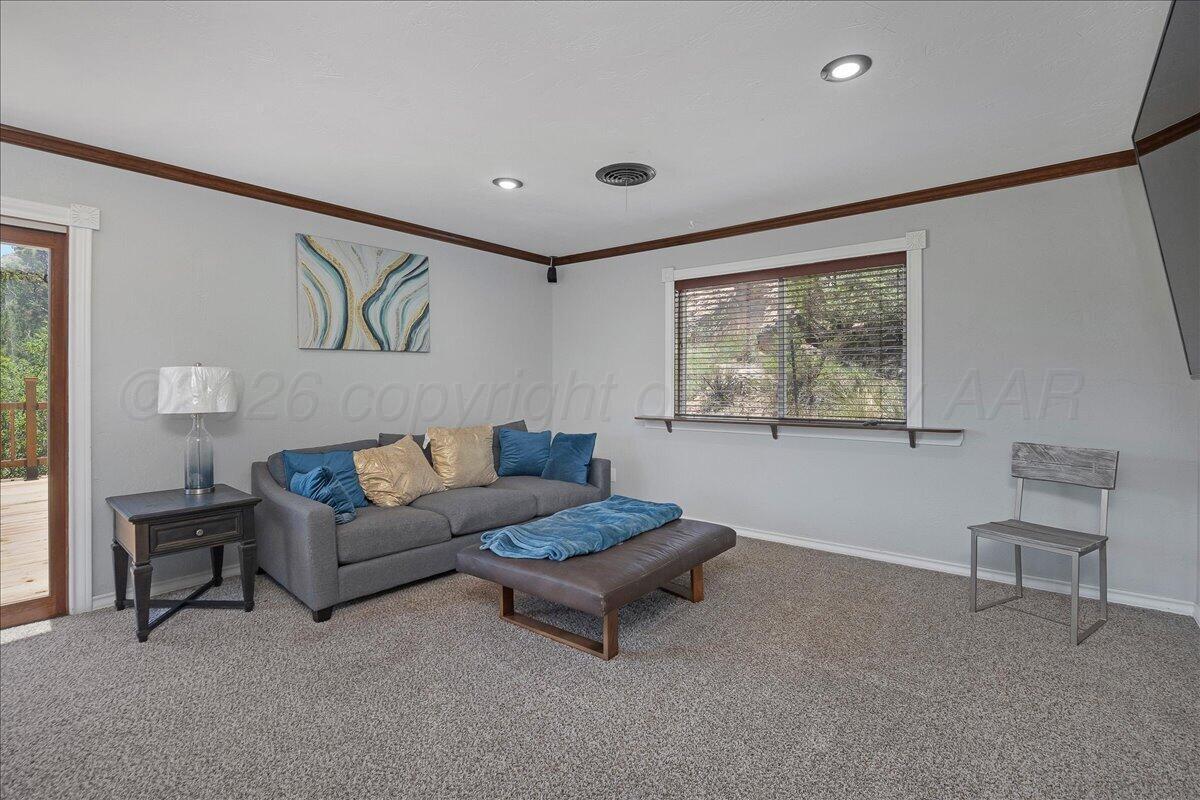 522 S Shore Drive Property Photo 22