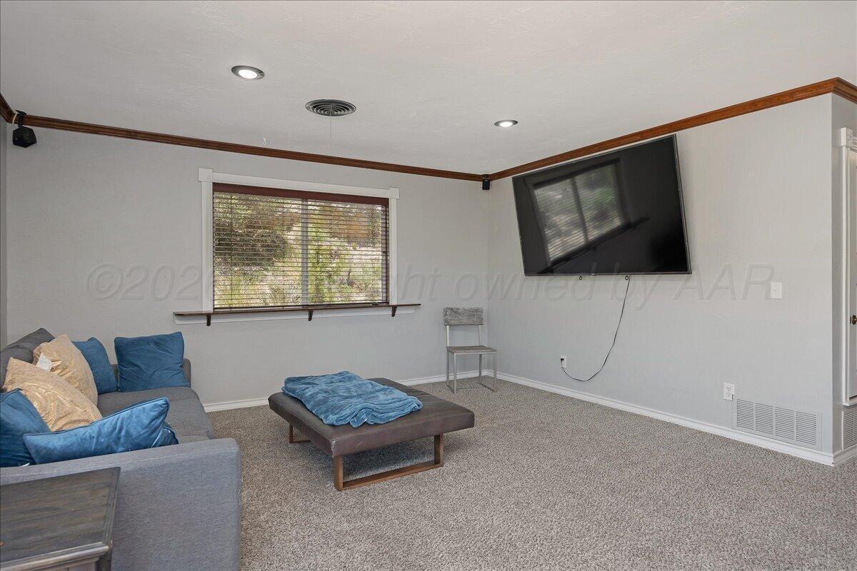 522 S Shore Drive Property Photo 23