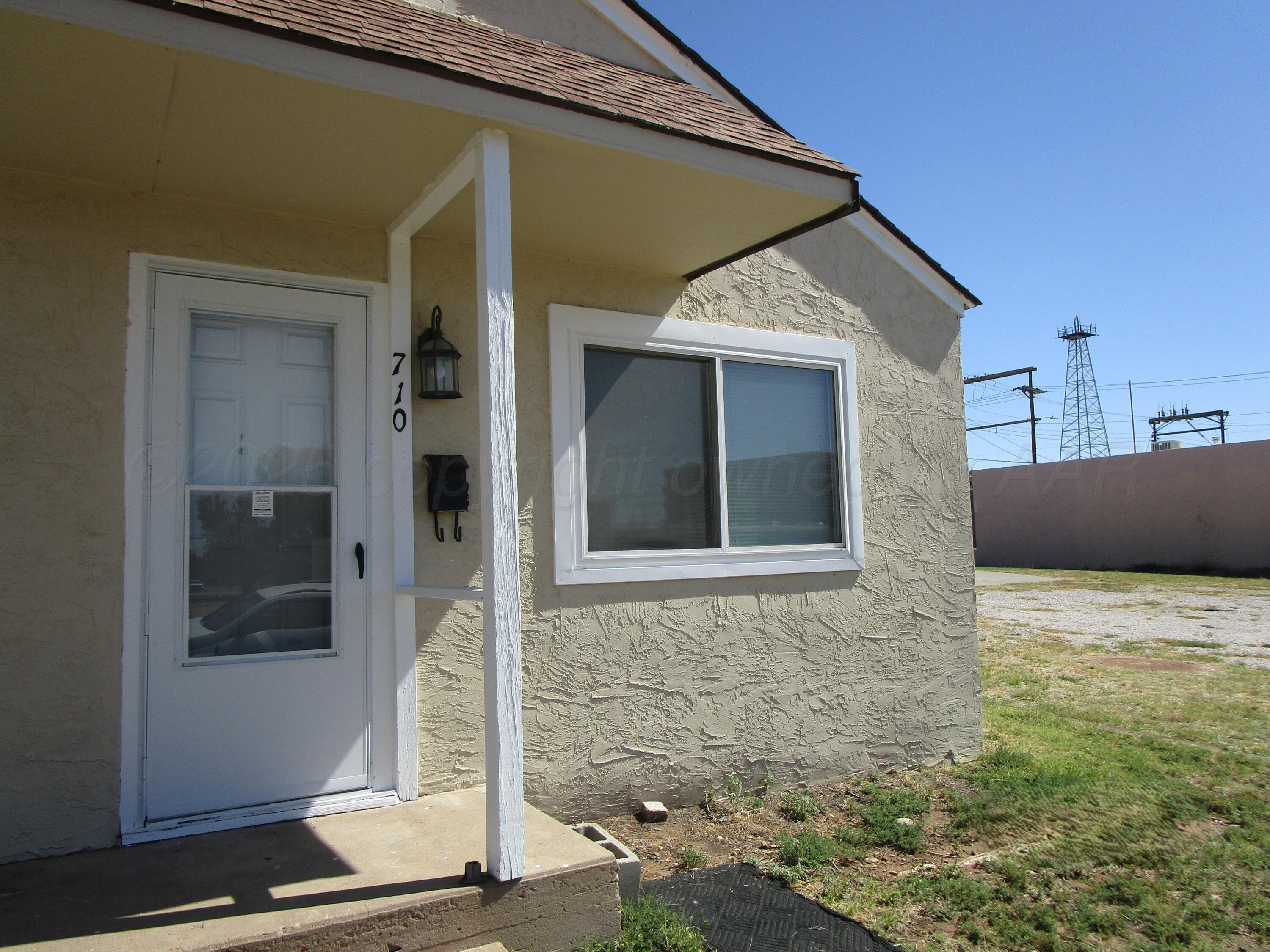 710 Deahl Street Property Photo 1