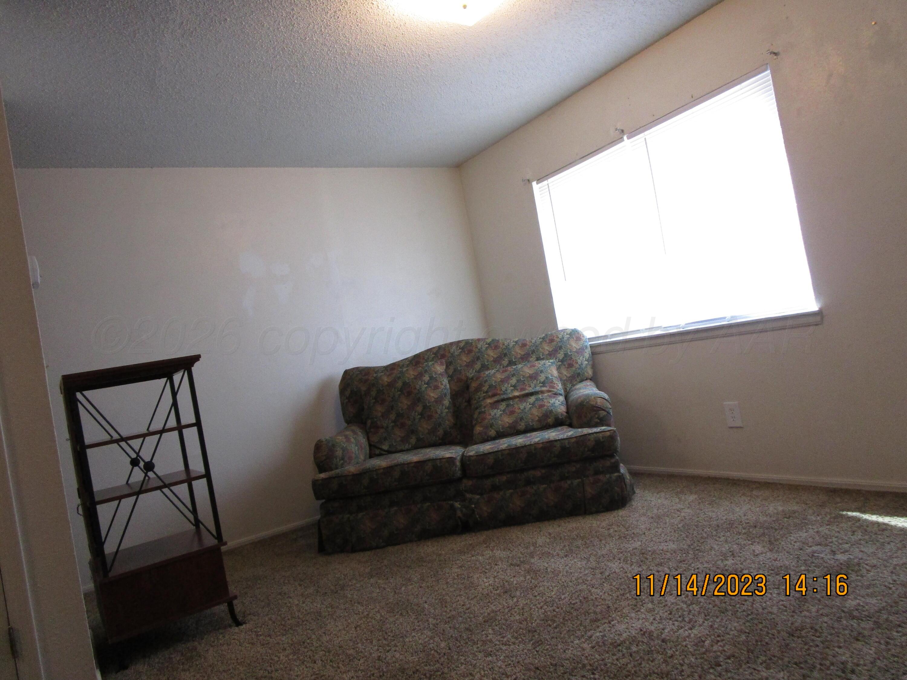 710 Deahl Street Property Photo 2