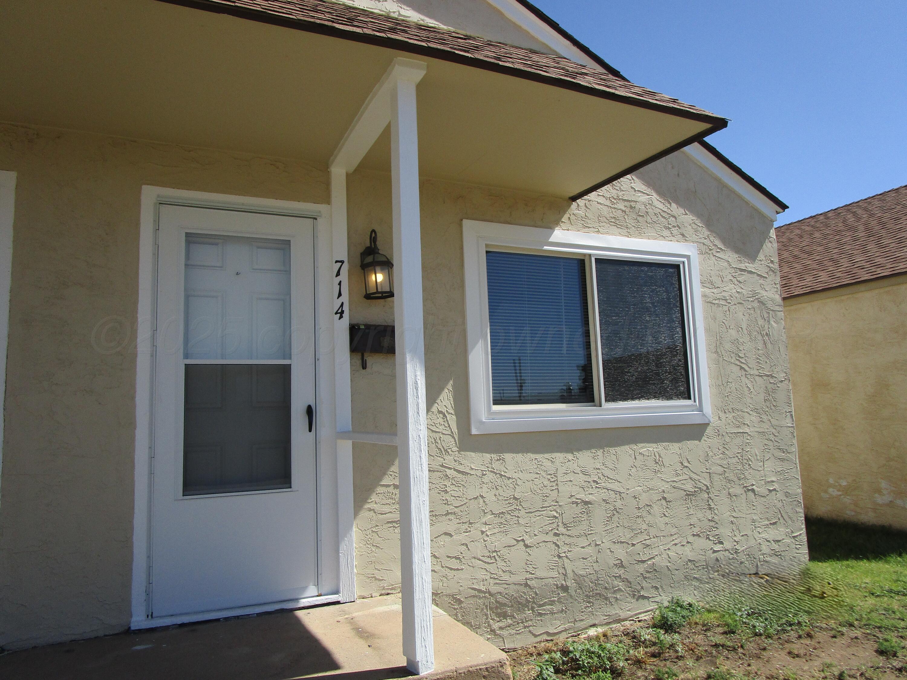714 Deahl Street Property Photo 1