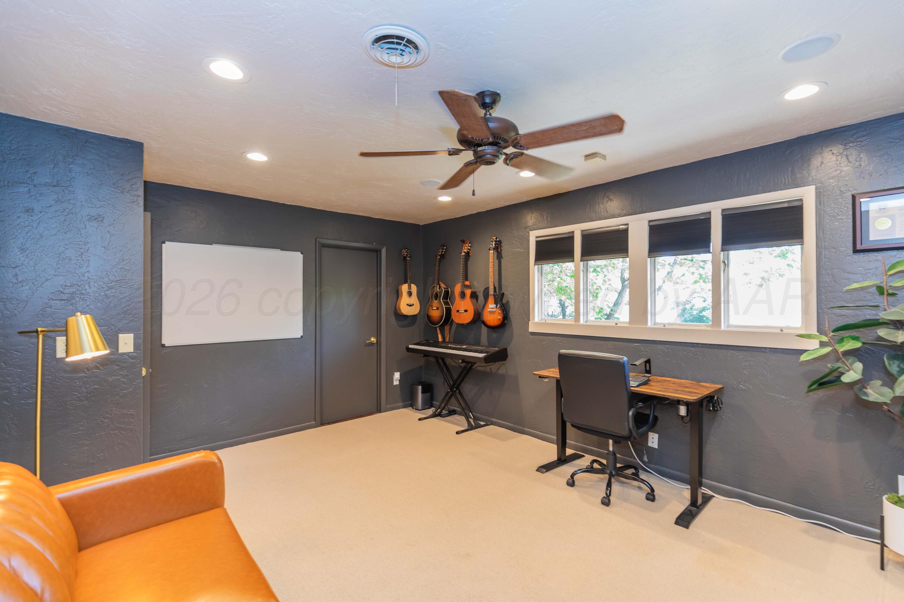 2612 Henning Street Property Photo 47