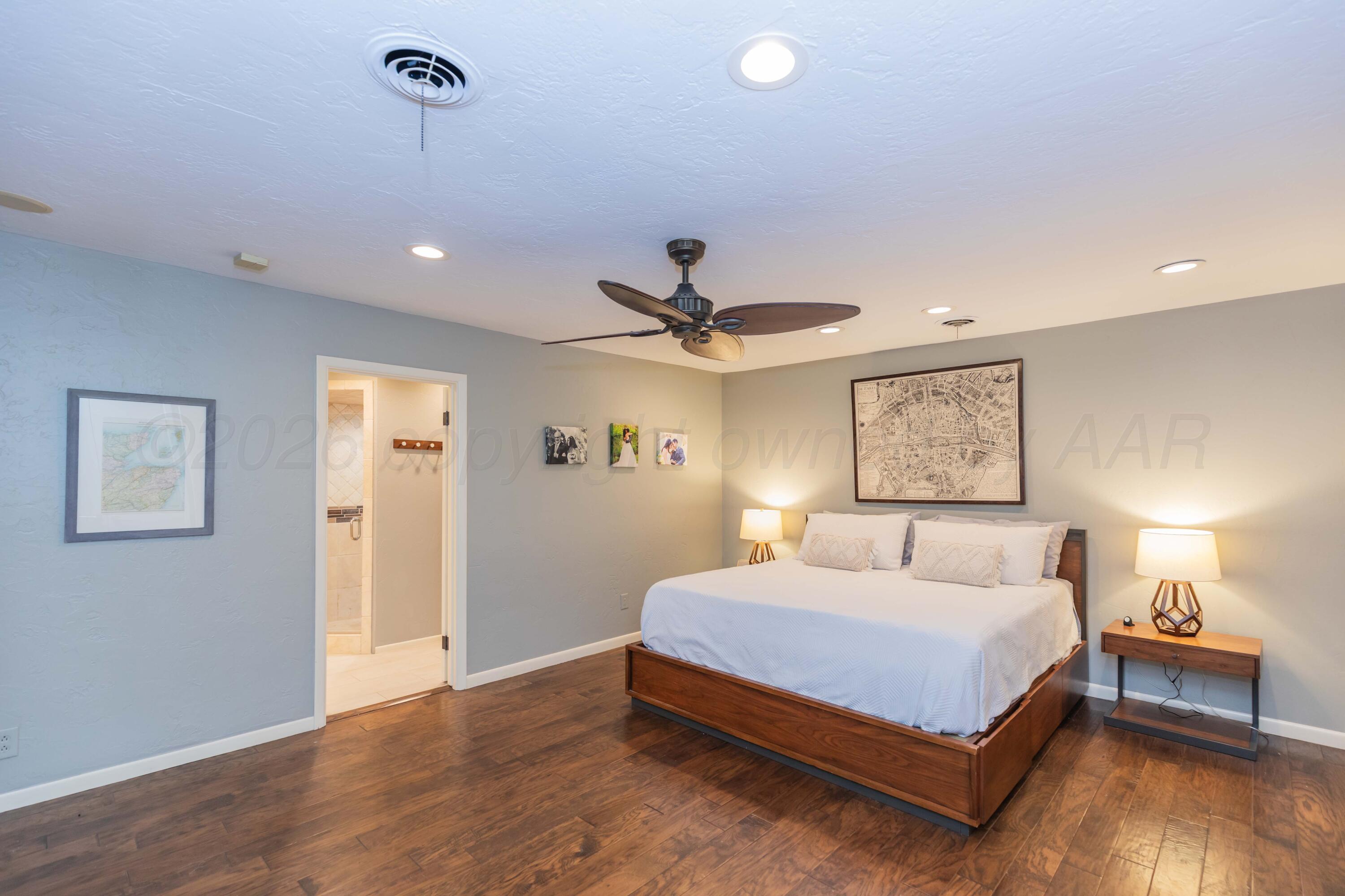 2612 Henning Street Property Photo 49