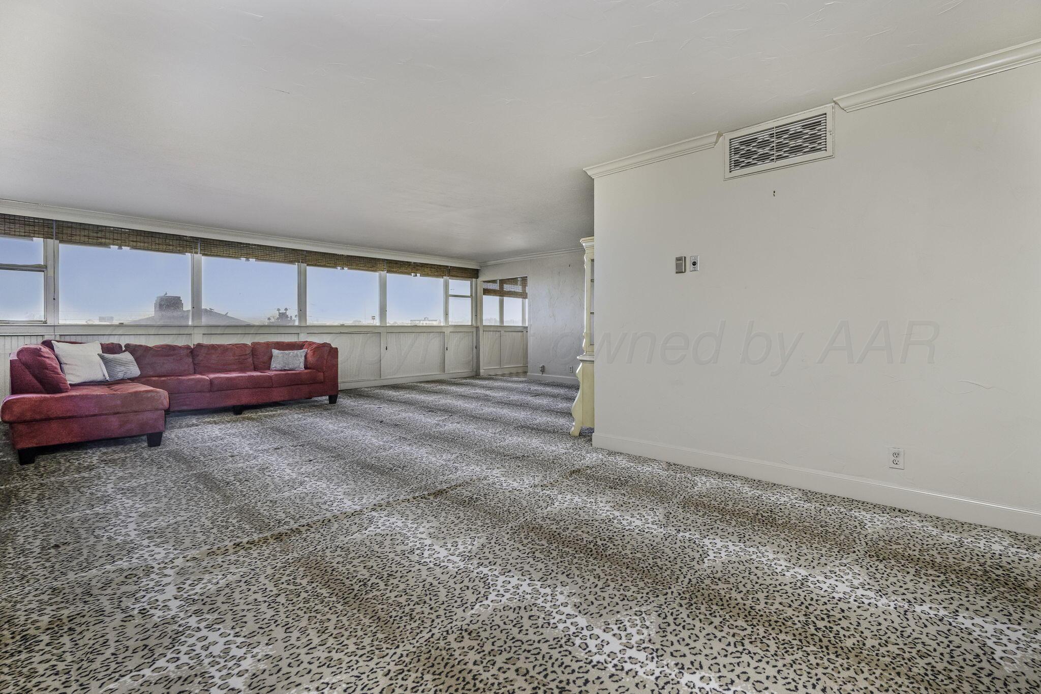 2028 S Austin #401 Street Property Photo 2