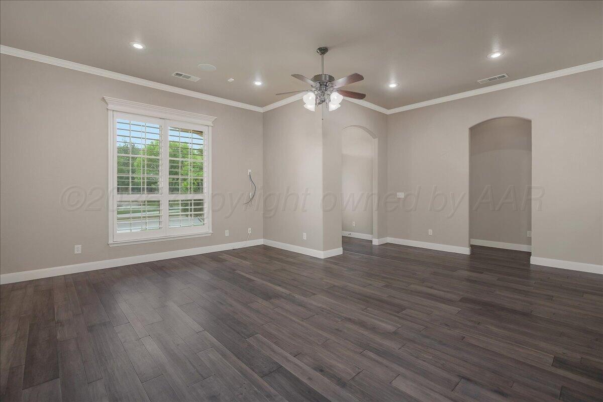 7403 New England Parkway Property Photo 4