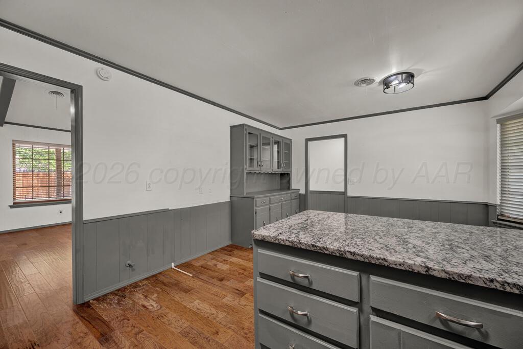 7732 Canode Drive Property Photo 8
