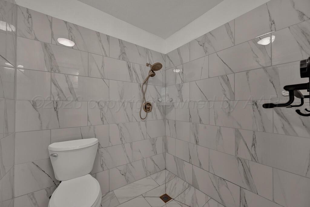 7732 Canode Drive Property Photo 14