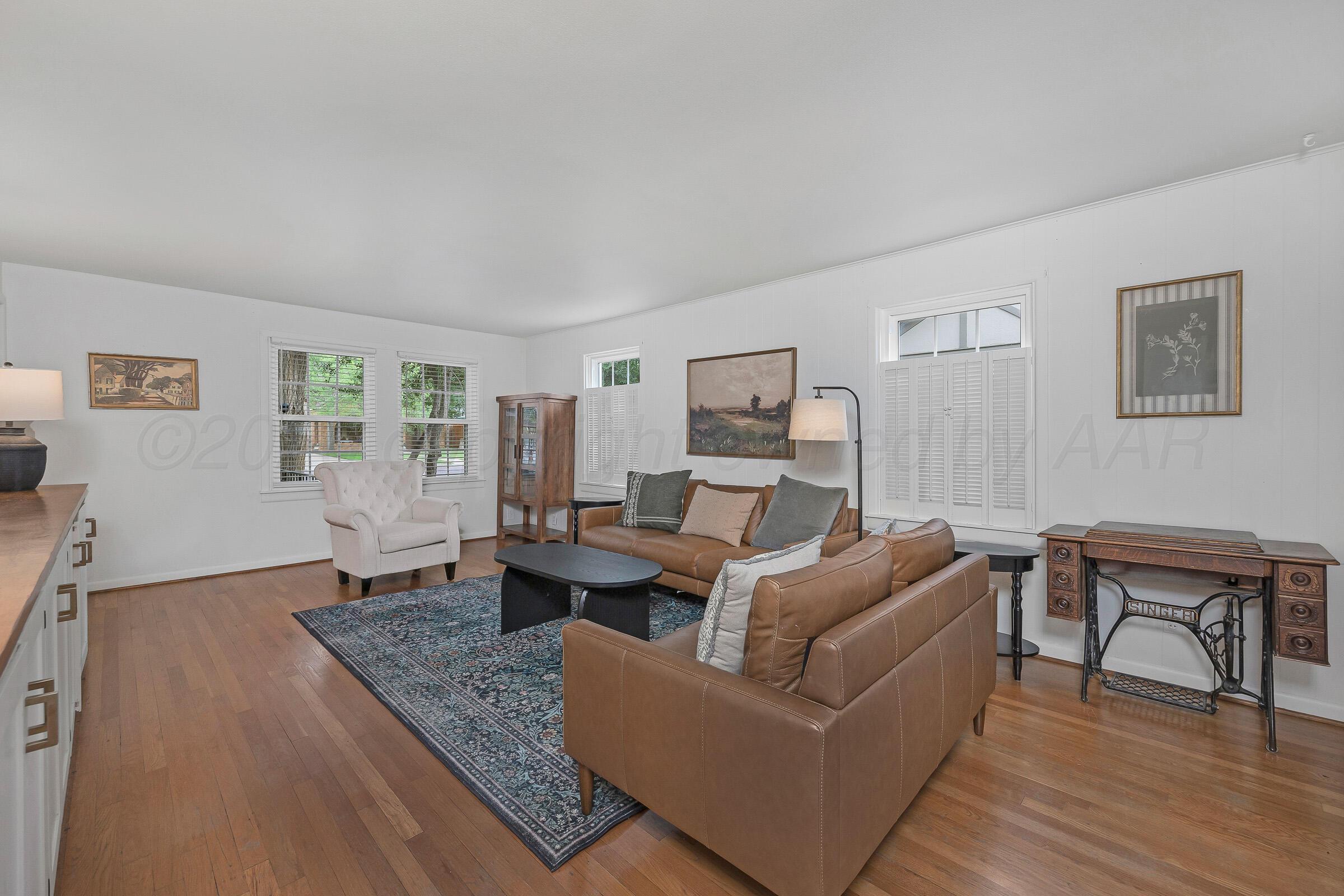 2102 S Hayden Street Property Photo 9