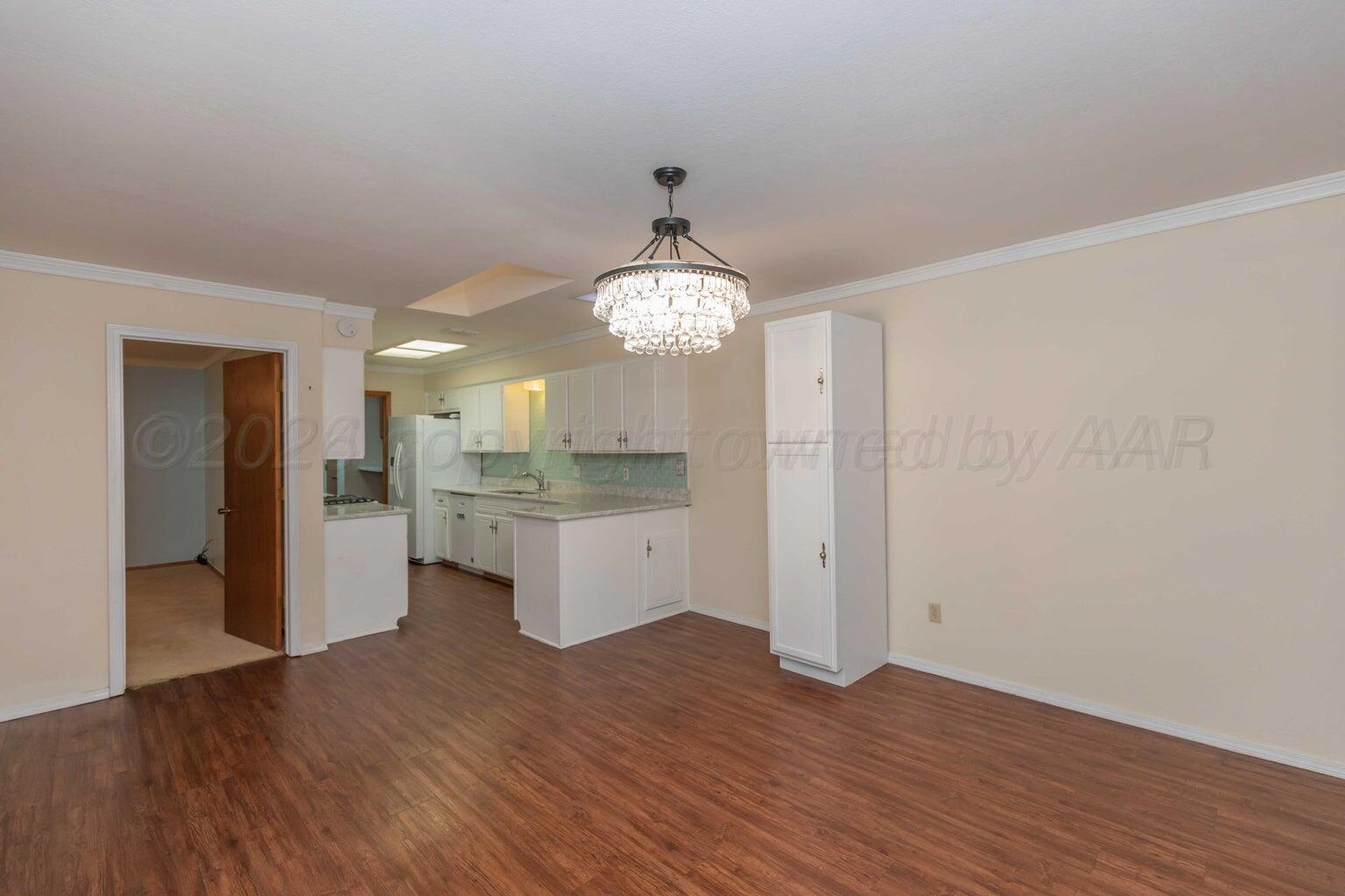 3406 Gladstone Lane Property Photo 4