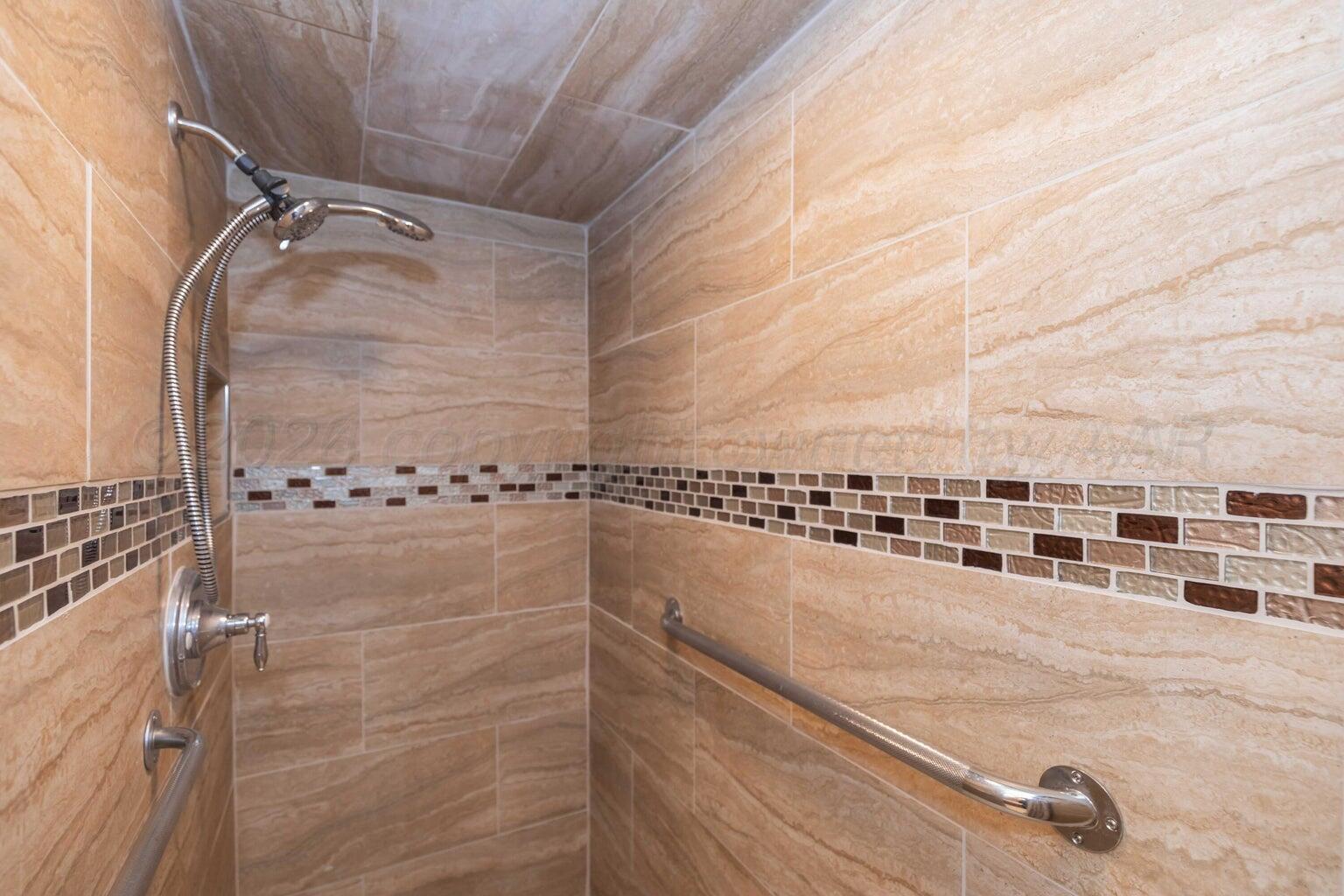 3406 Gladstone Lane Property Photo 8