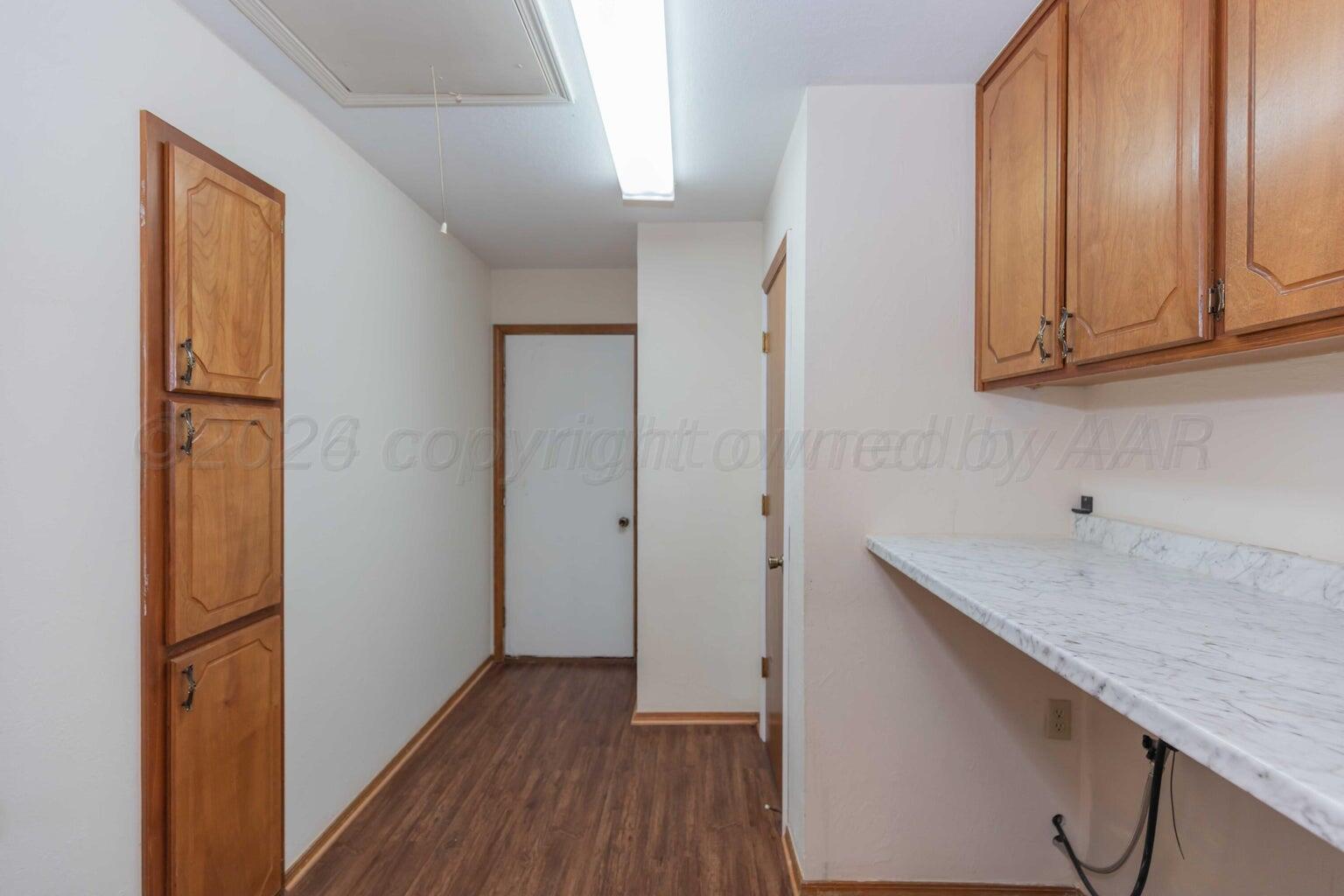 3406 Gladstone Lane Property Photo 12