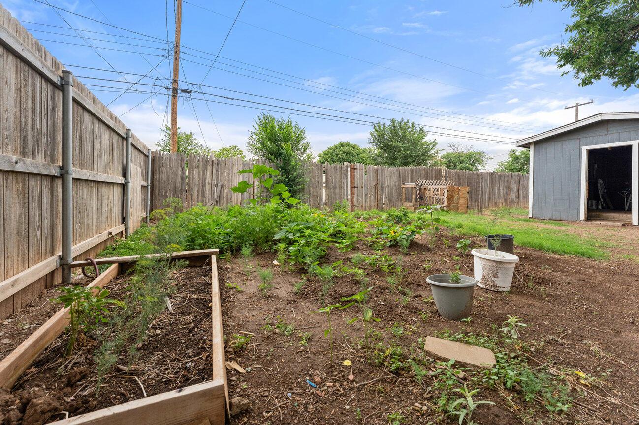 2911 Browning Street Property Photo 6