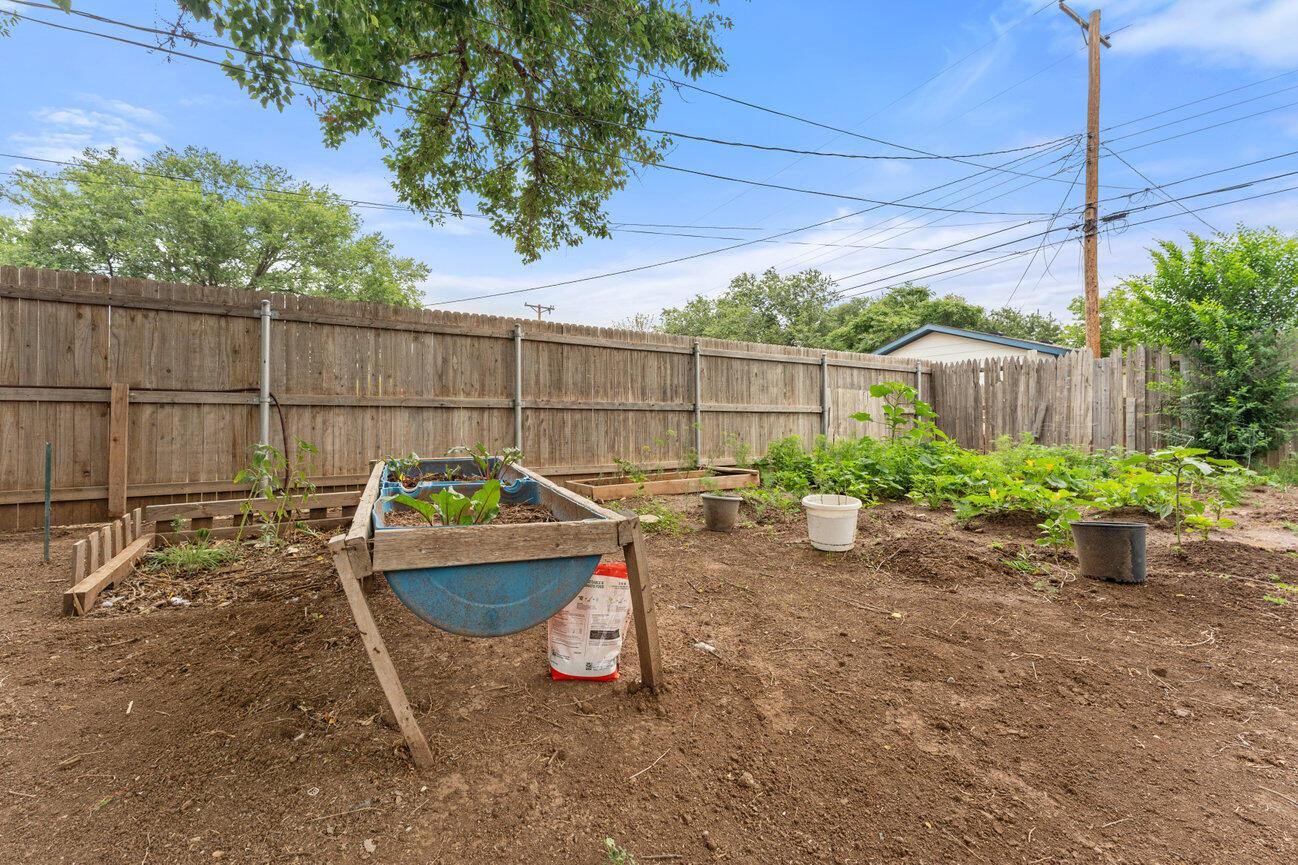 2911 Browning Street Property Photo 7