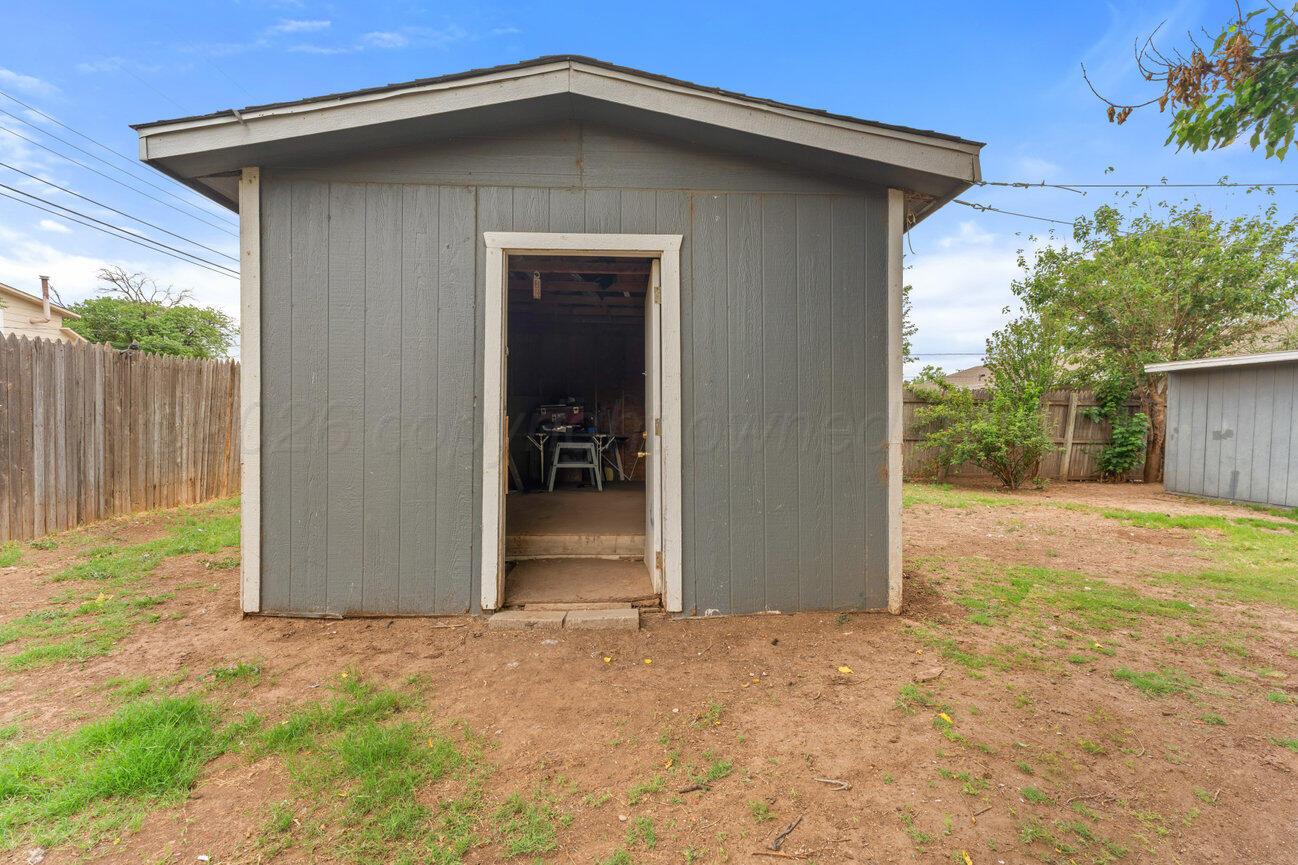 2911 Browning Street Property Photo 35