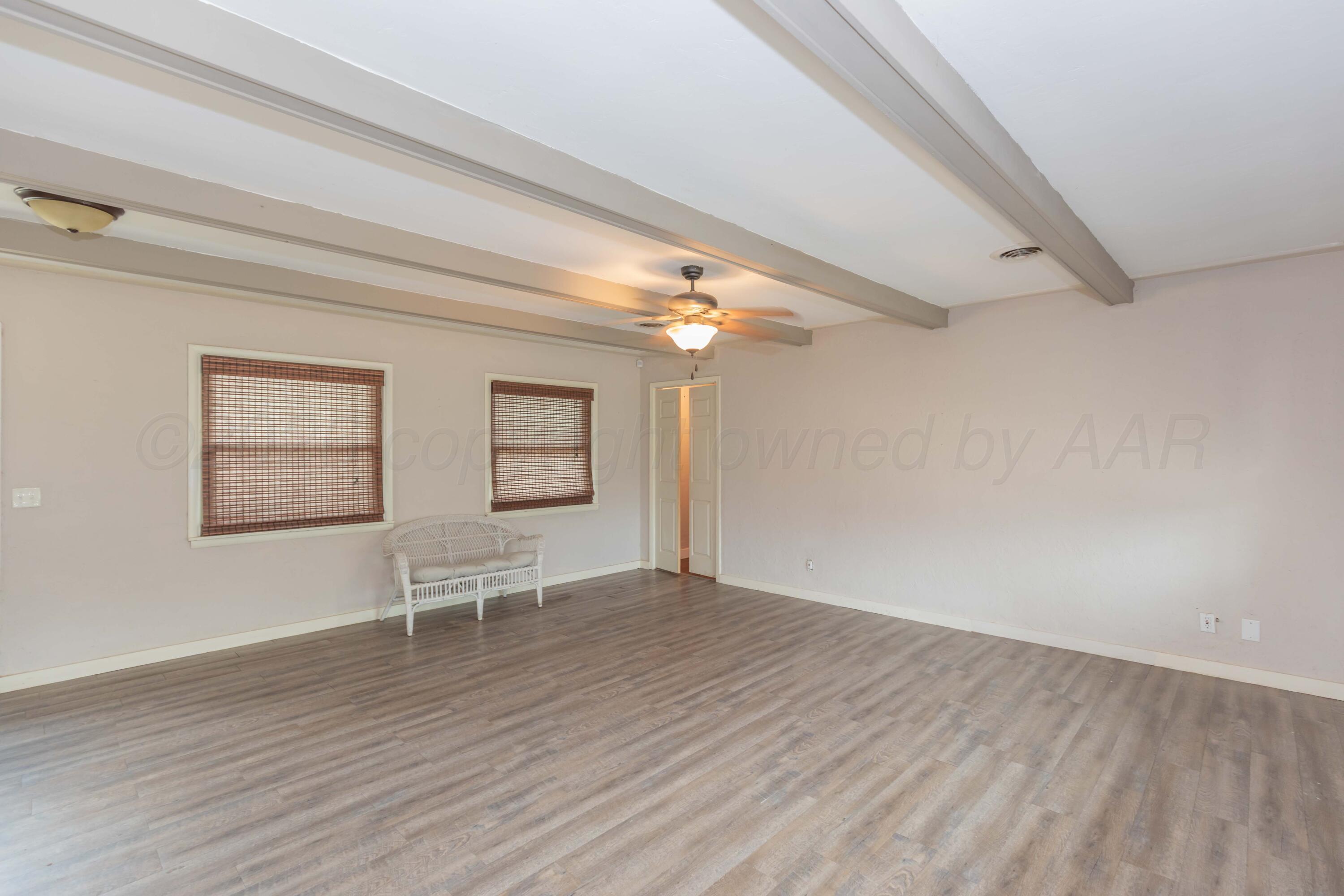 6031 Linden Lane Property Photo 11