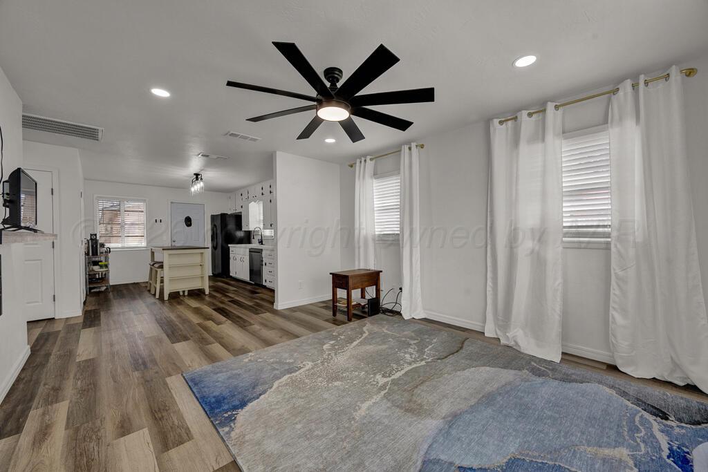 1926 S Highland Street Property Photo 2