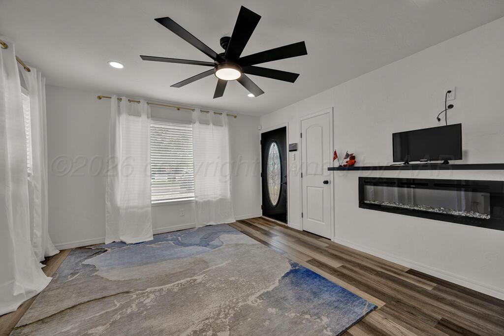 1926 S Highland Street Property Photo 3
