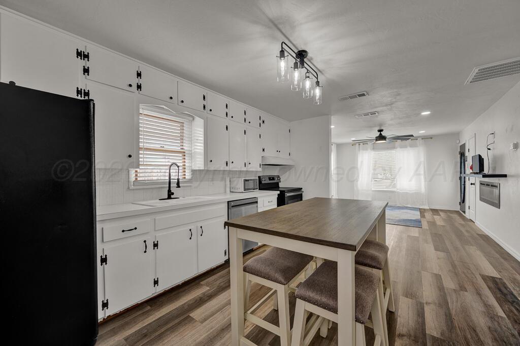1926 S Highland Street Property Photo 6