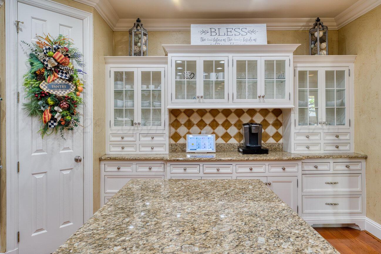 7619 Countryside Property Photo 15