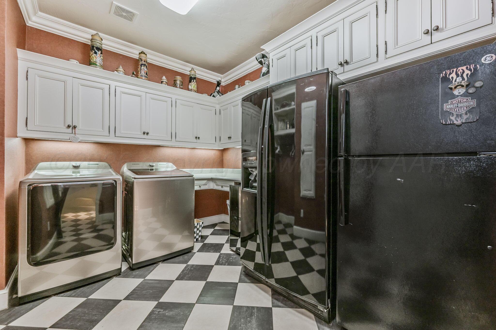 7619 Countryside Property Photo 25