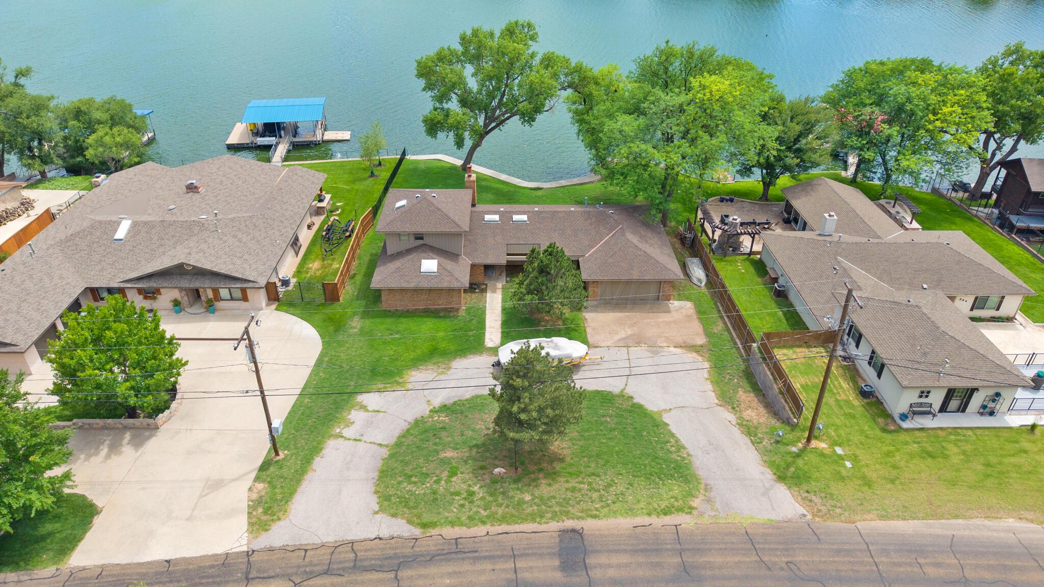 326 N Shore Drive Property Photo 2