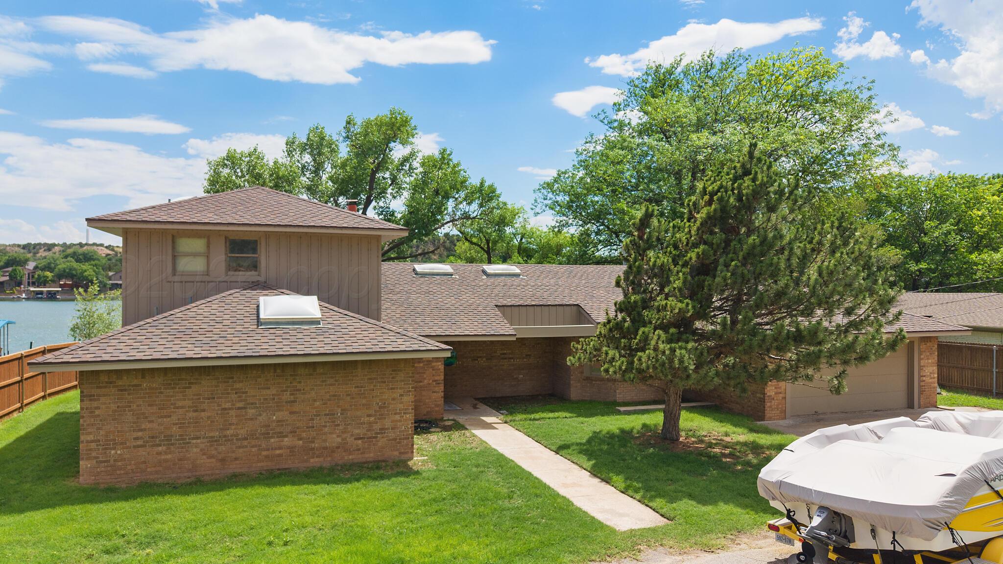 326 N Shore Drive Property Photo 3