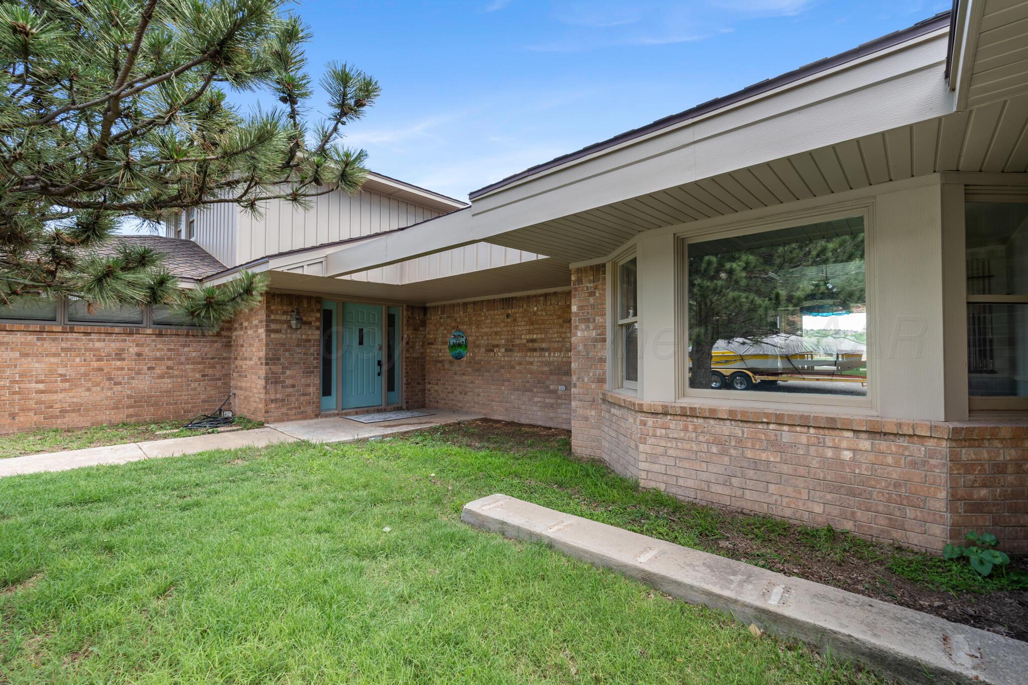 326 N Shore Drive Property Photo 7