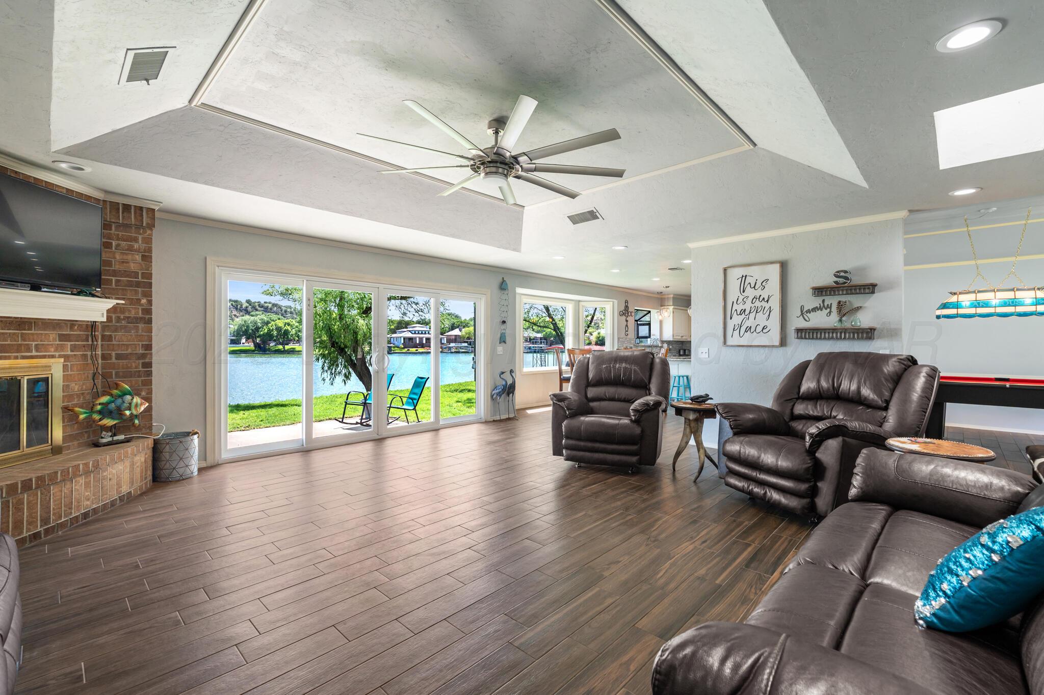326 N Shore Drive Property Photo 12