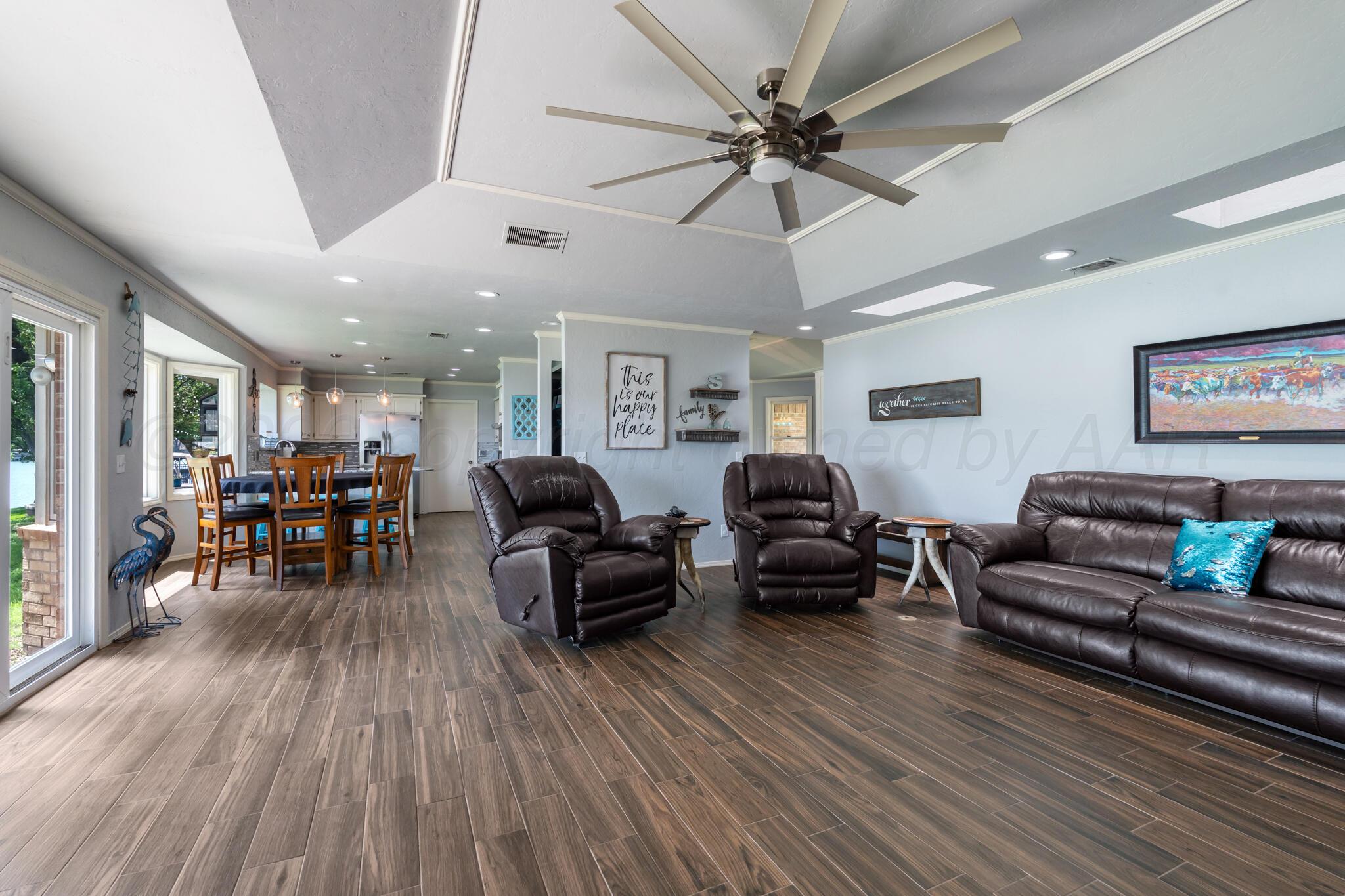 326 N Shore Drive Property Photo 13