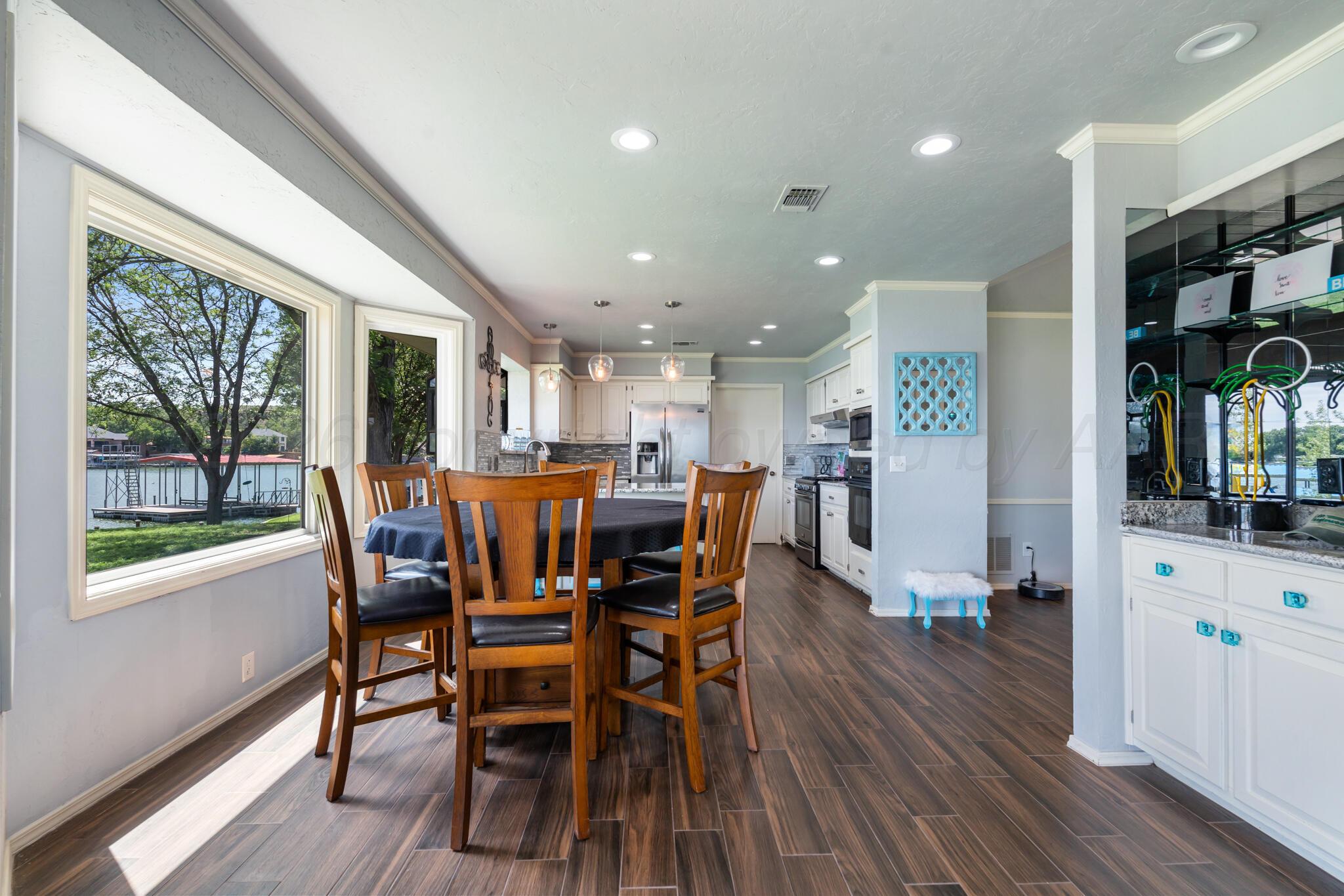 326 N Shore Drive Property Photo 15