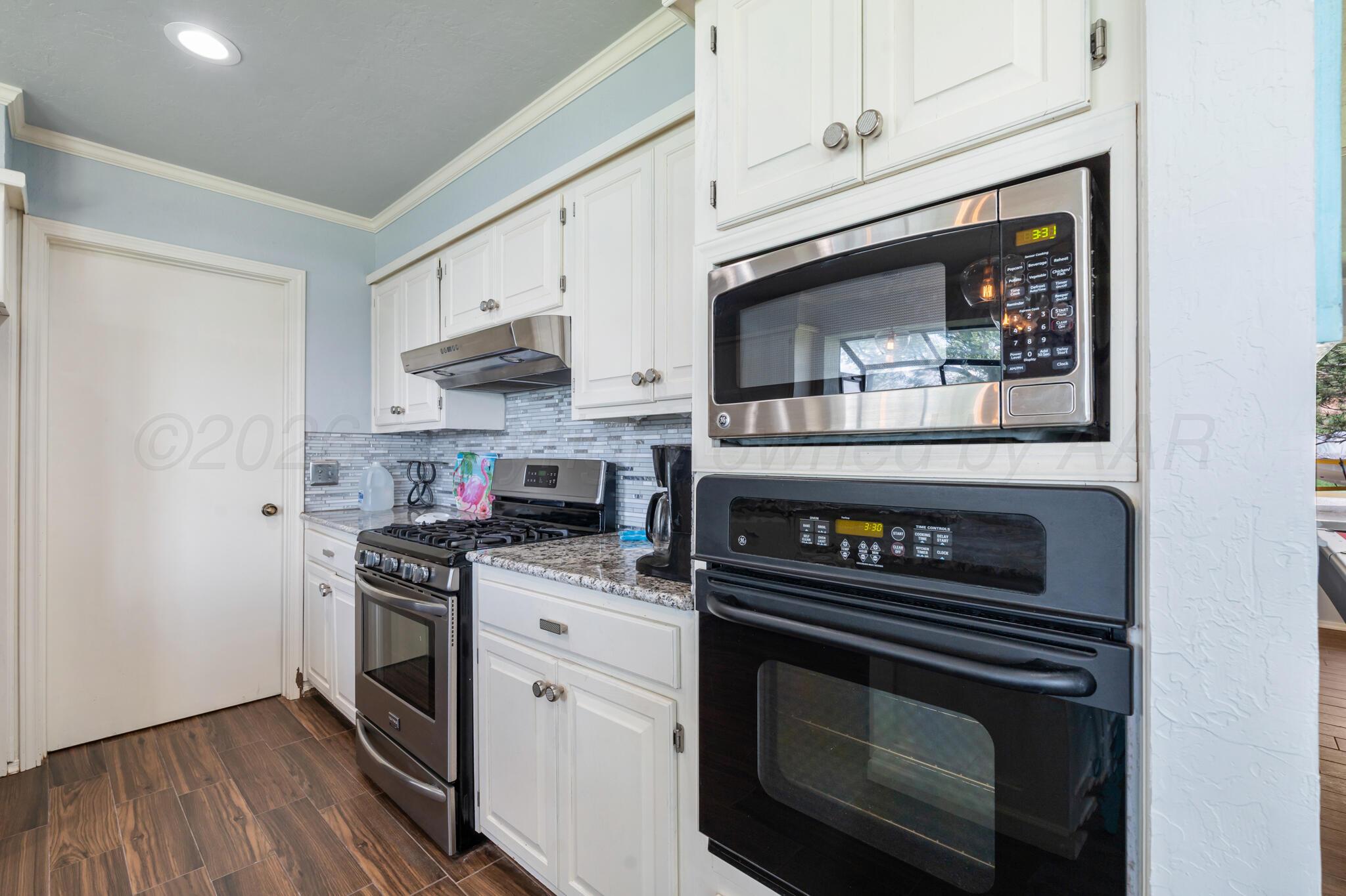 326 N Shore Drive Property Photo 23