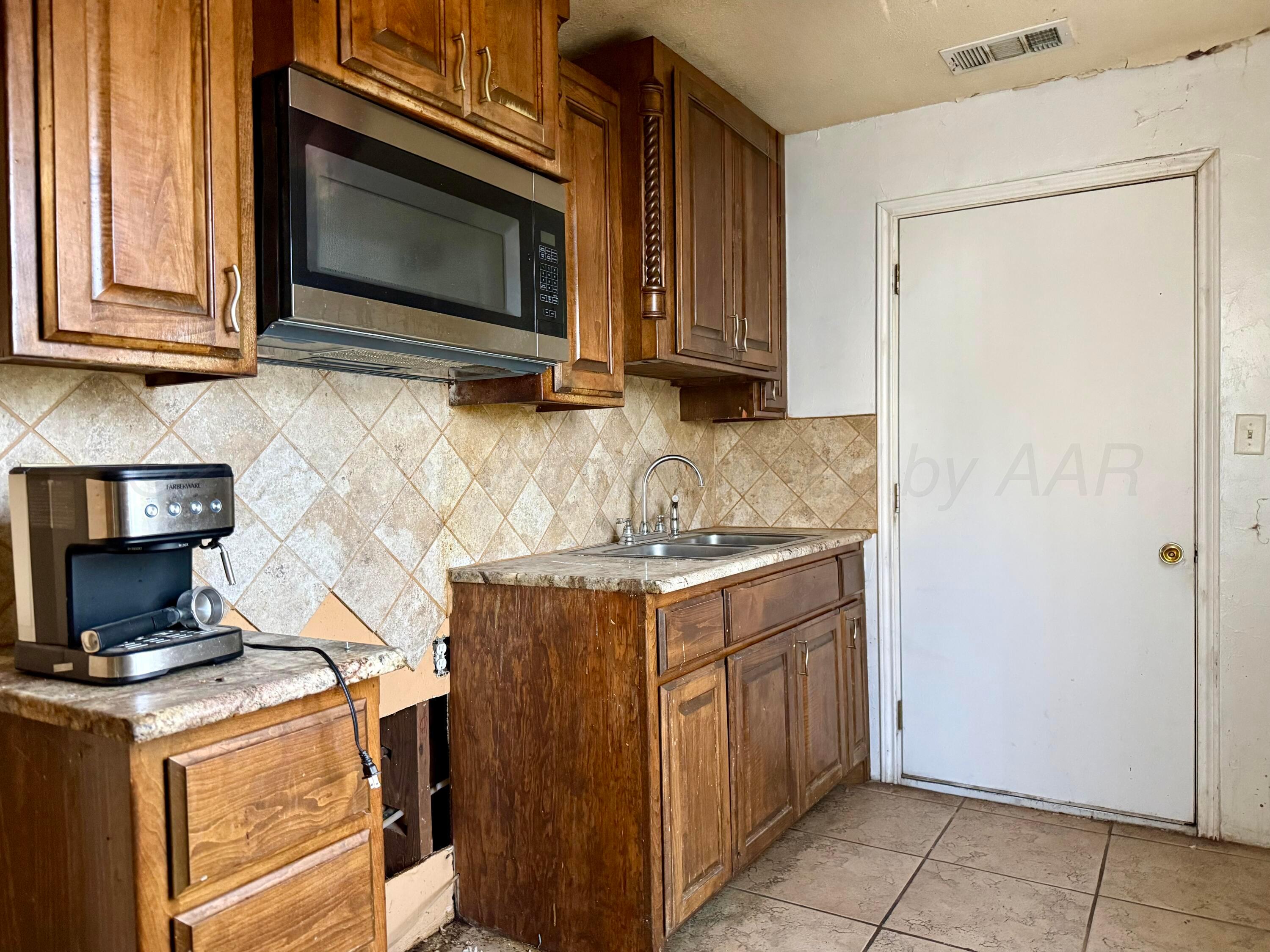 101 S Shelton Street Property Photo 8
