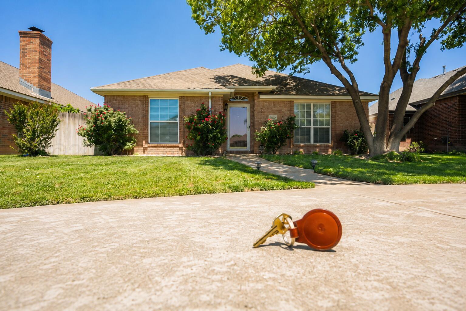 6202 Oakcrest Ln. Property Photo 1