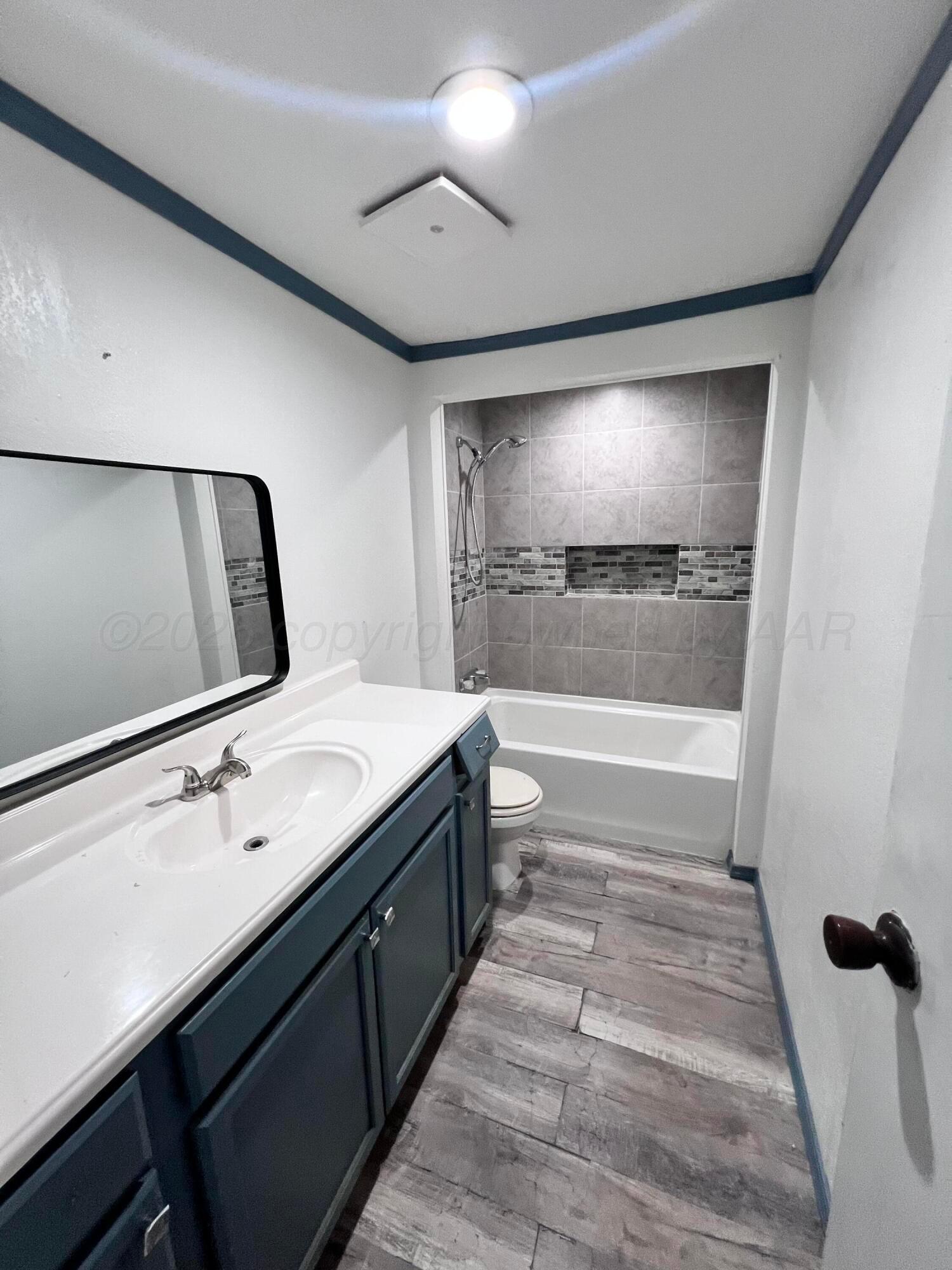 123 Moreman Street Property Photo 14