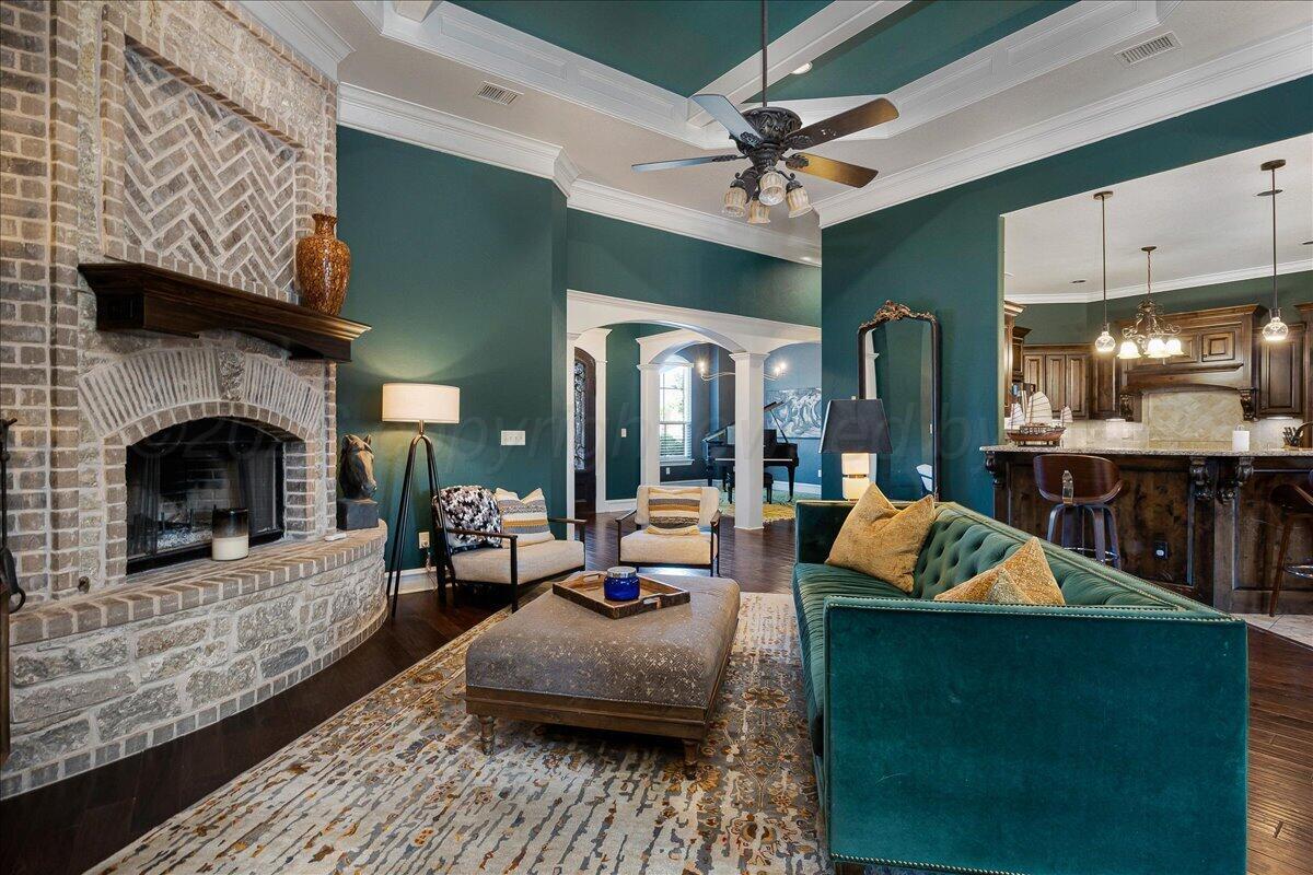 6404 Parkwood Place Property Photo 8