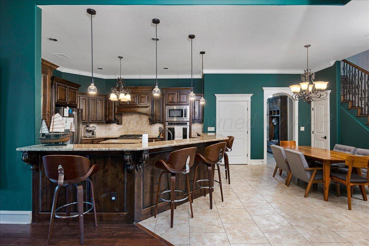 6404 Parkwood Place Property Photo 9