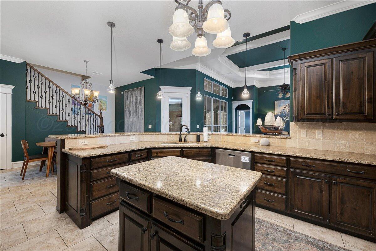 6404 Parkwood Place Property Photo 12