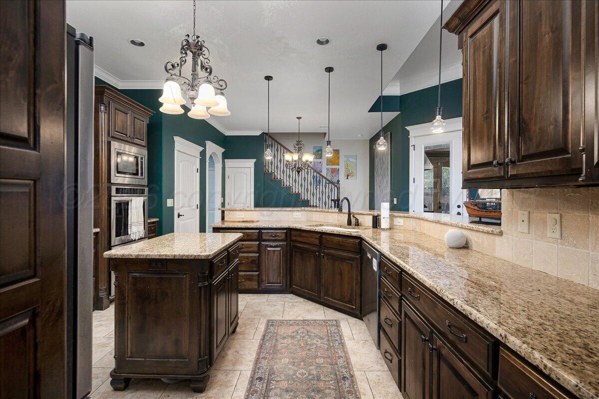 6404 Parkwood Place Property Photo 13
