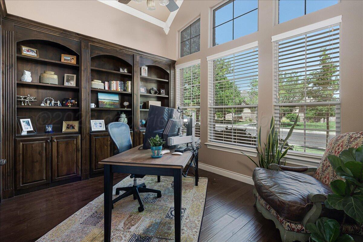 6404 Parkwood Place Property Photo 17