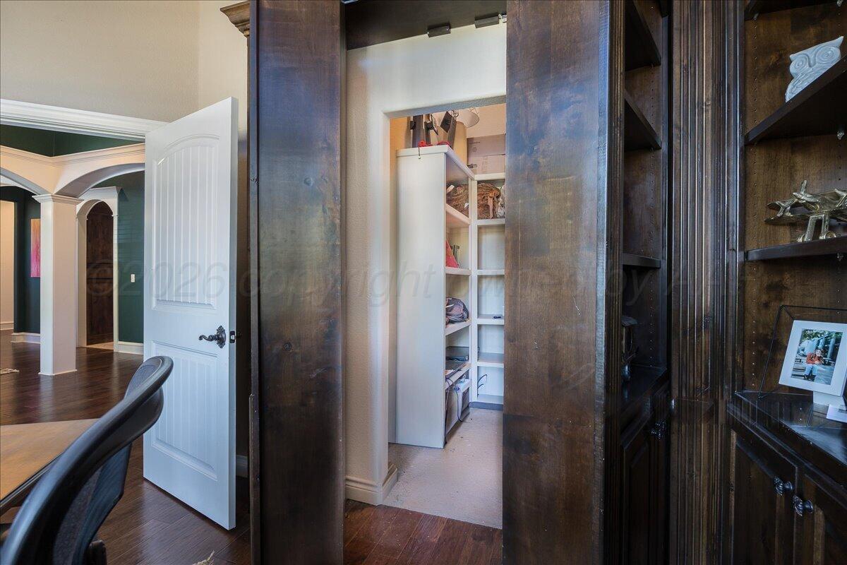 6404 Parkwood Place Property Photo 19