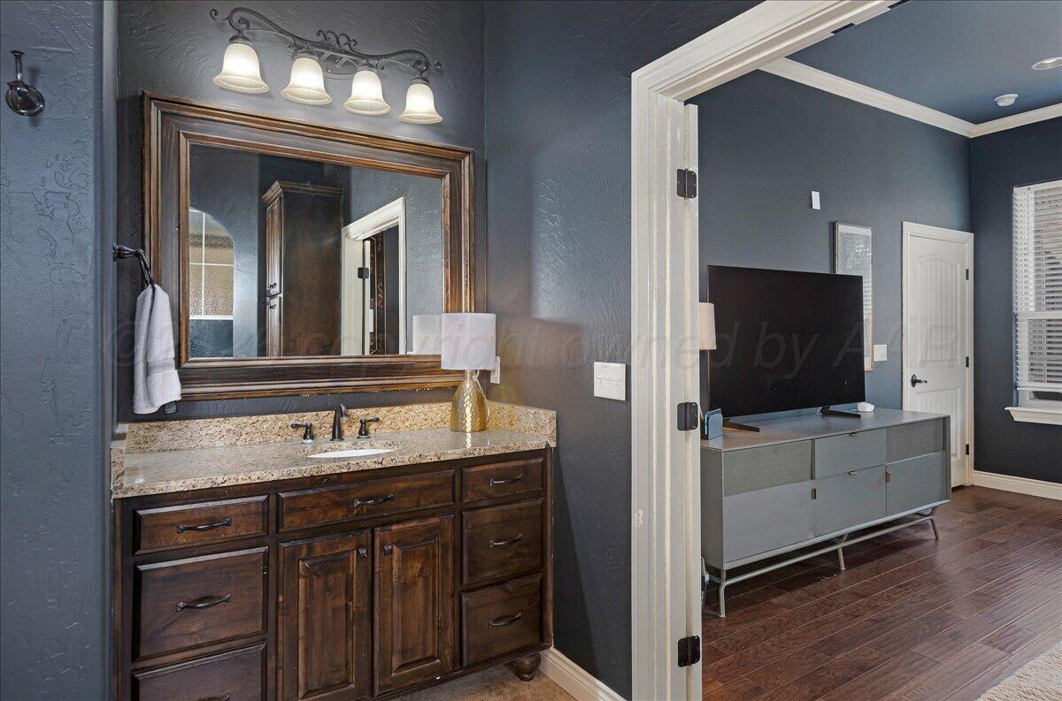 6404 Parkwood Place Property Photo 24