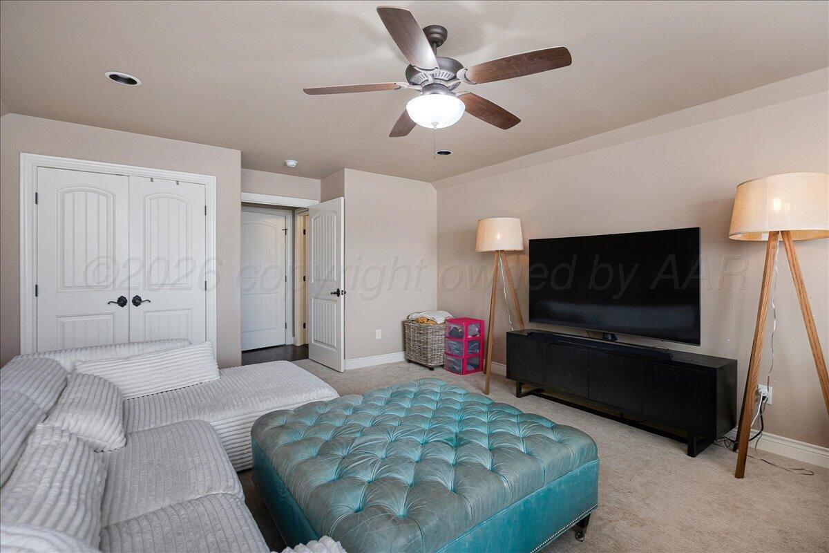 6404 Parkwood Place Property Photo 32