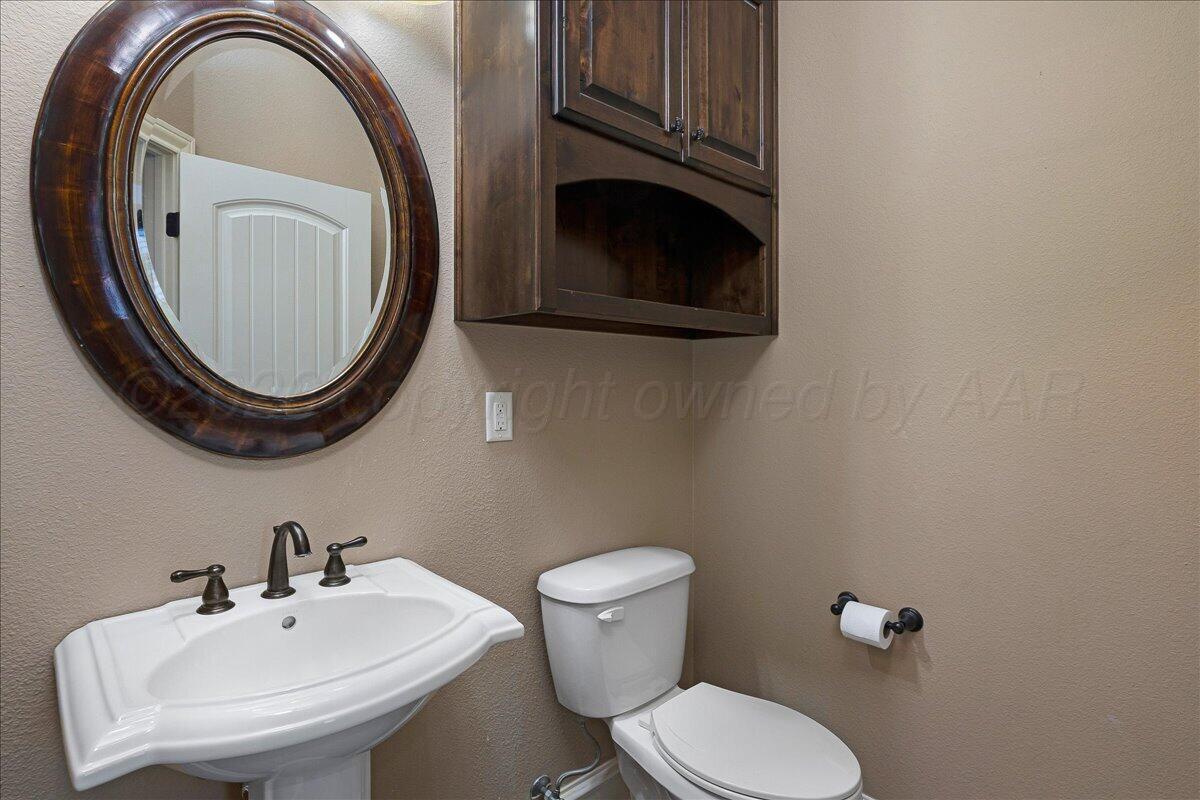 6404 Parkwood Place Property Photo 39