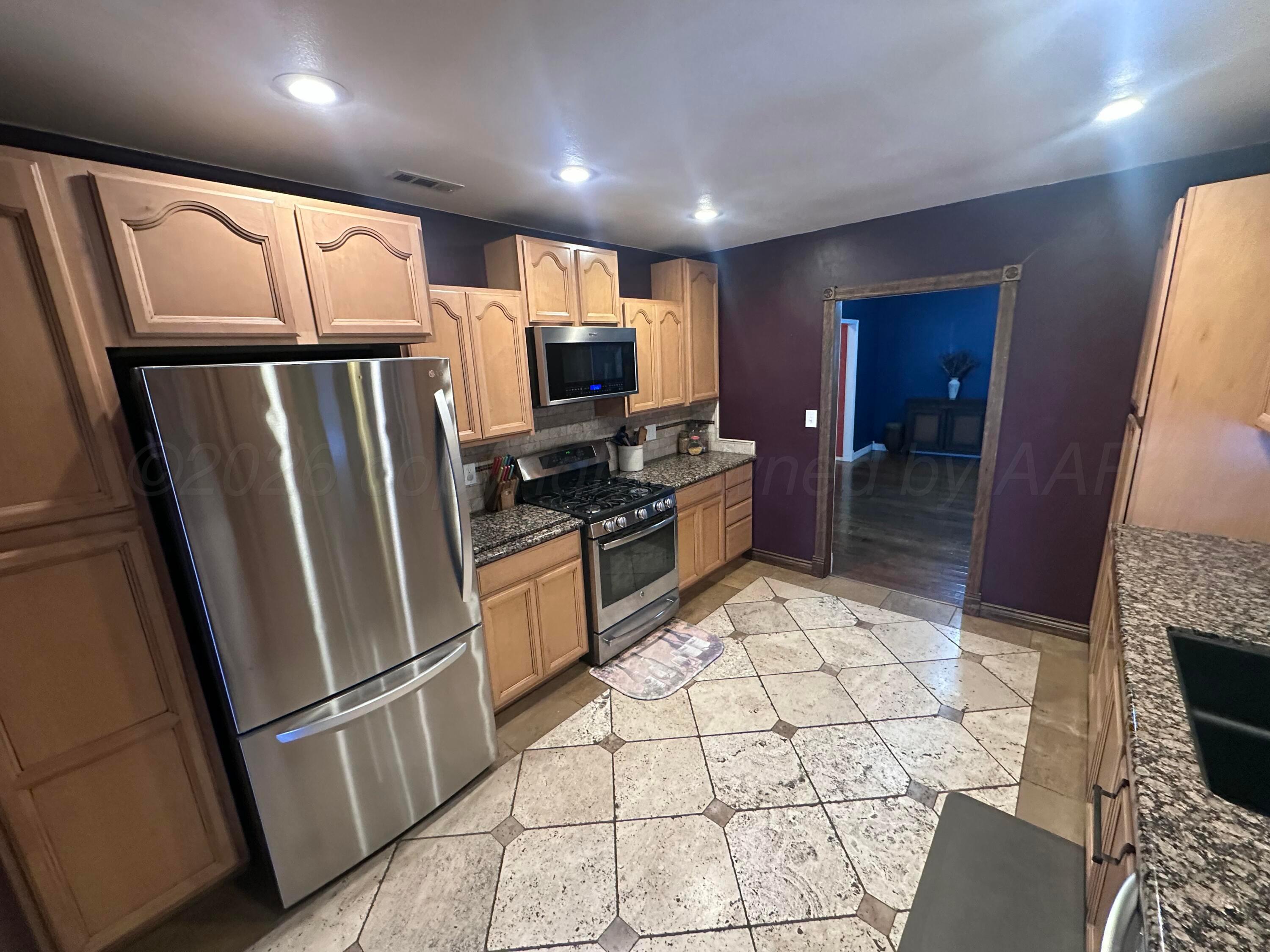 911 Roosevelt Street Property Photo 11