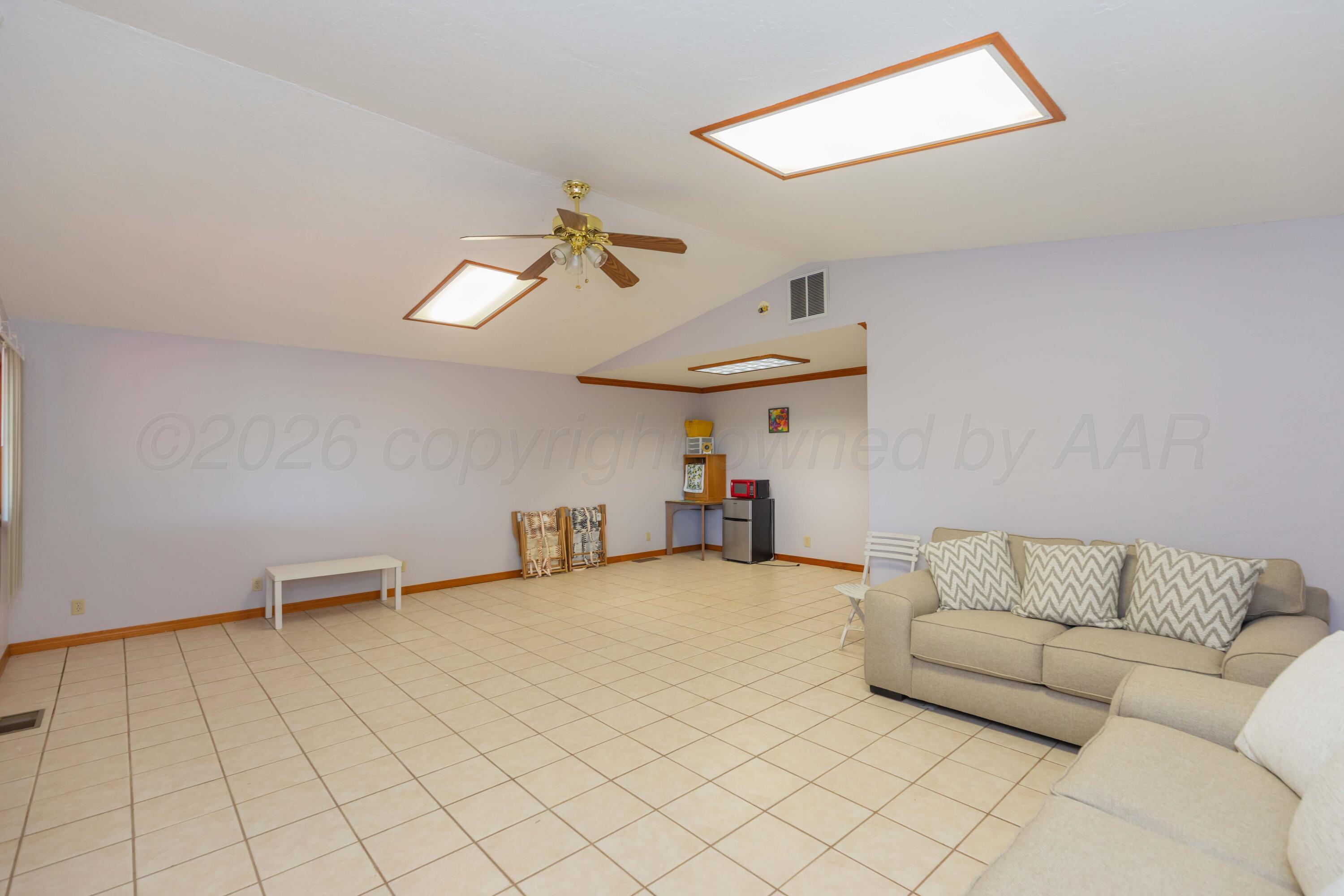 4800 Greenbelt #19 Way Property Photo 7