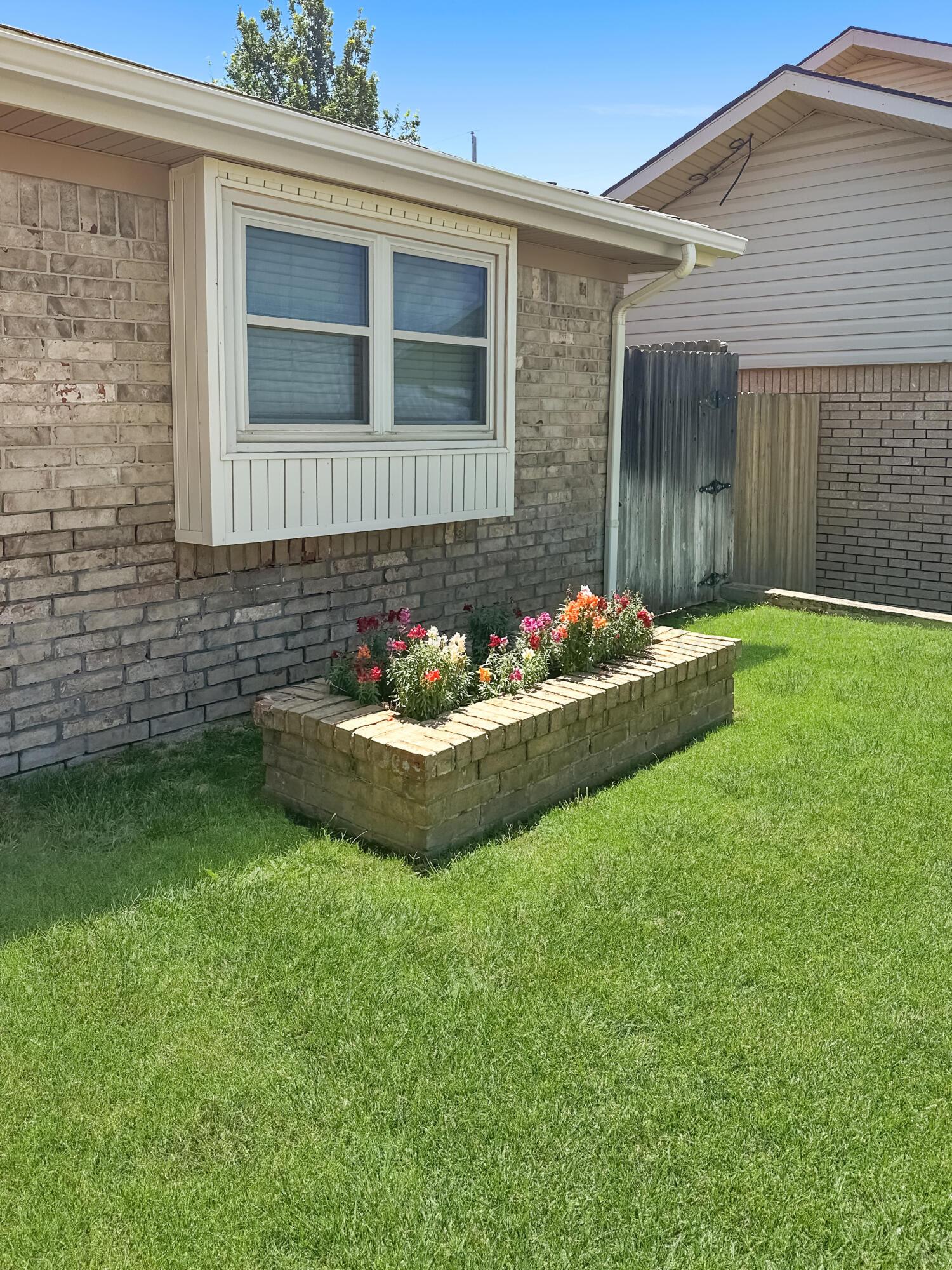 1511 Canyon Drive Property Photo 3