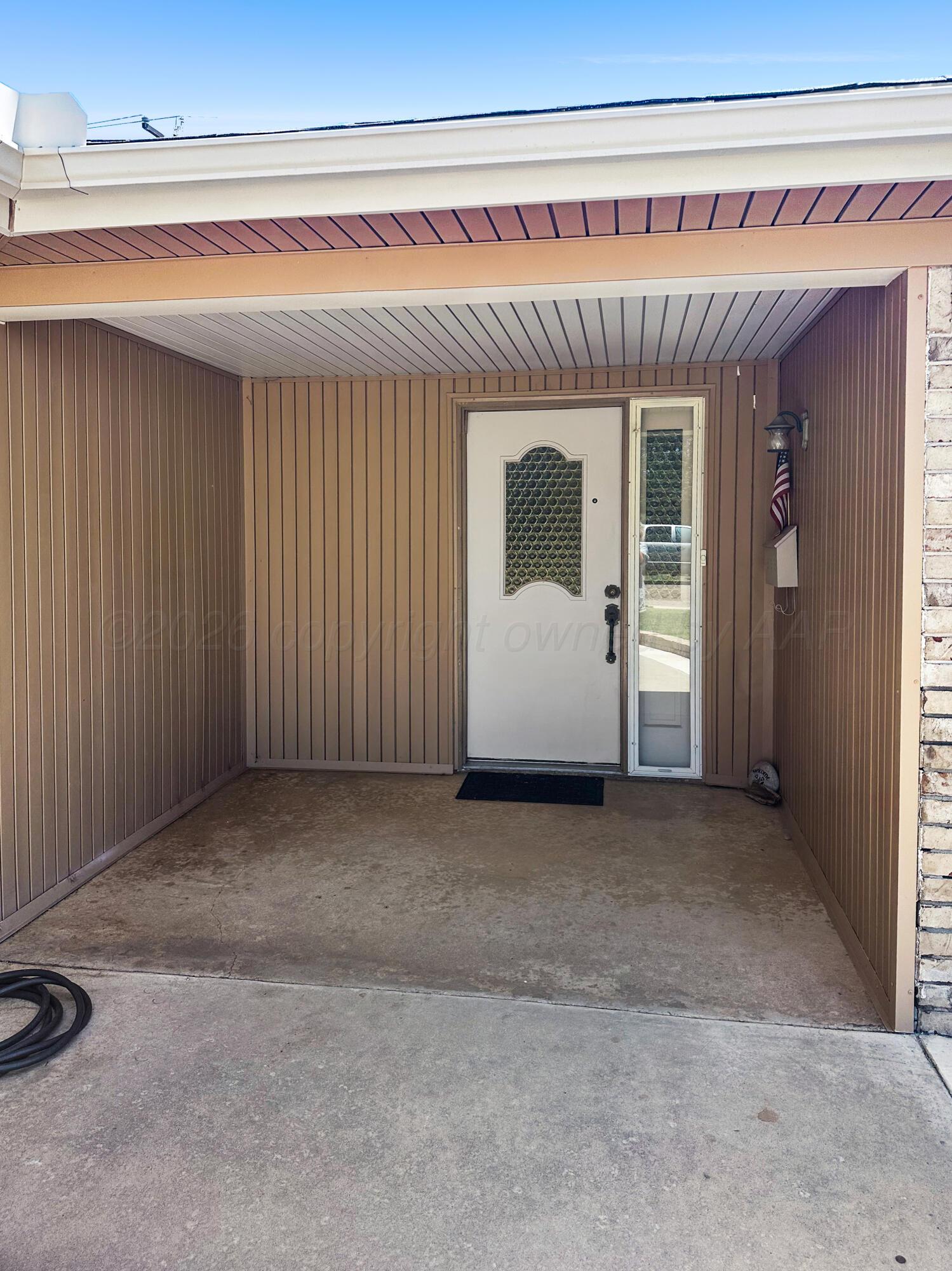 1511 Canyon Drive Property Photo 4